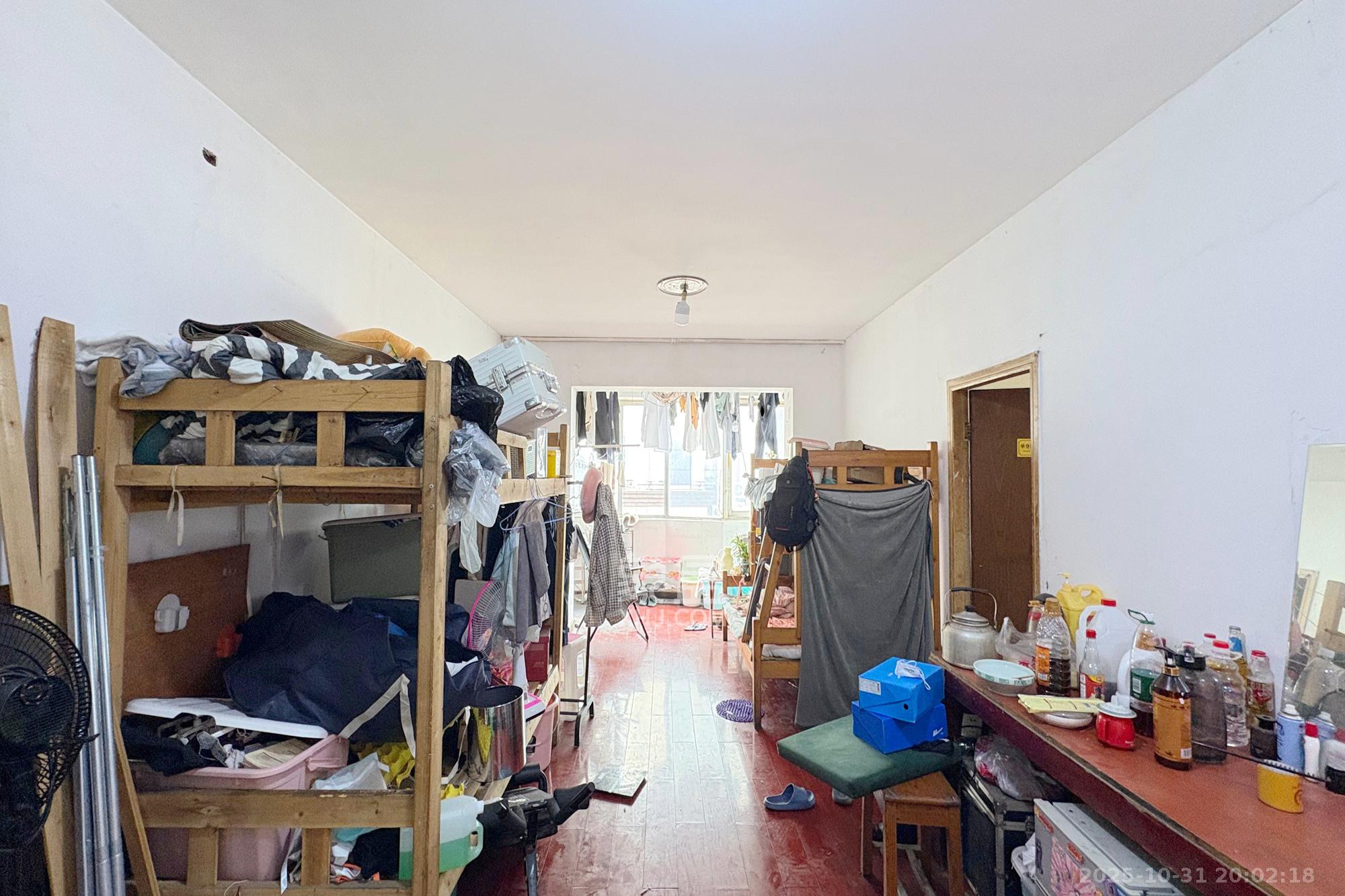 交通银行宿舍(浏城桥)  3室1厅1卫    85.0万 交通银行宿舍(浏城桥)  3室1厅1卫    85.0万客厅