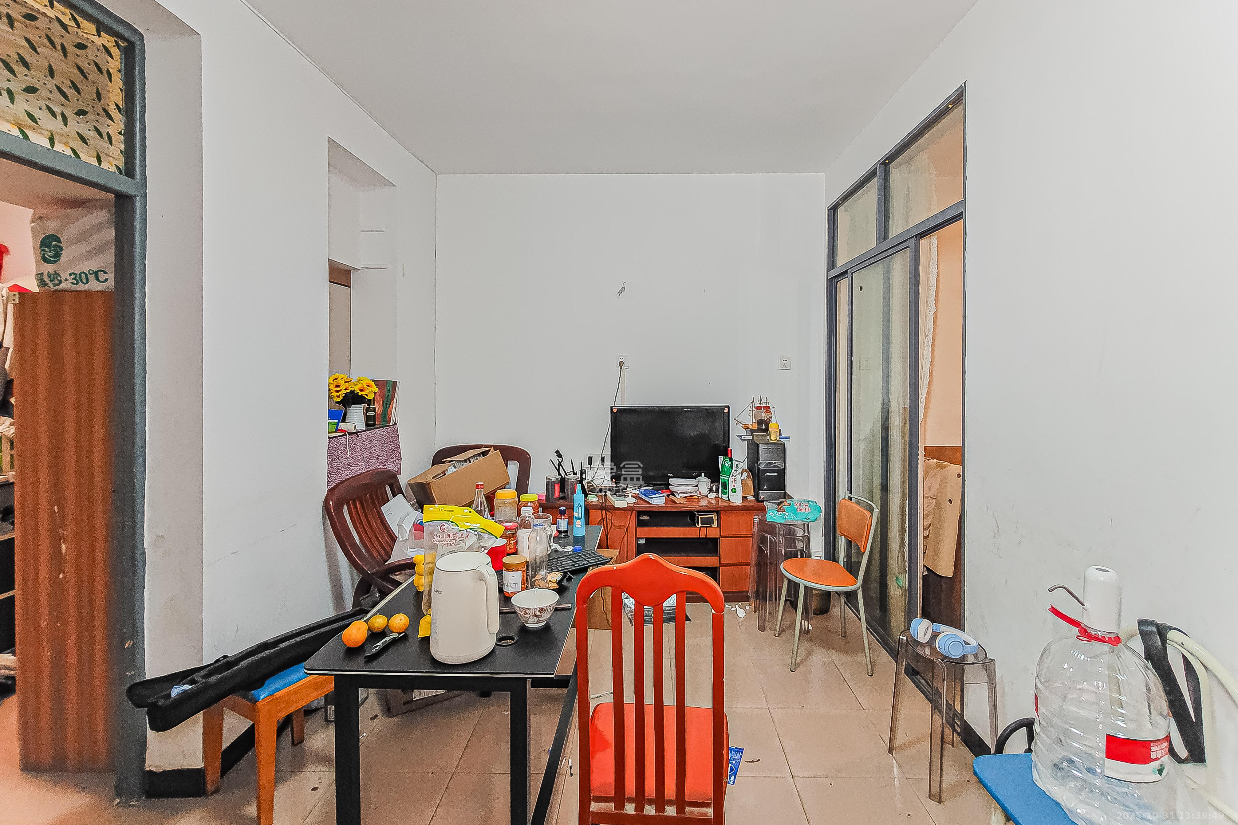 东瓜山二村  3室2厅1卫    60.0万客厅