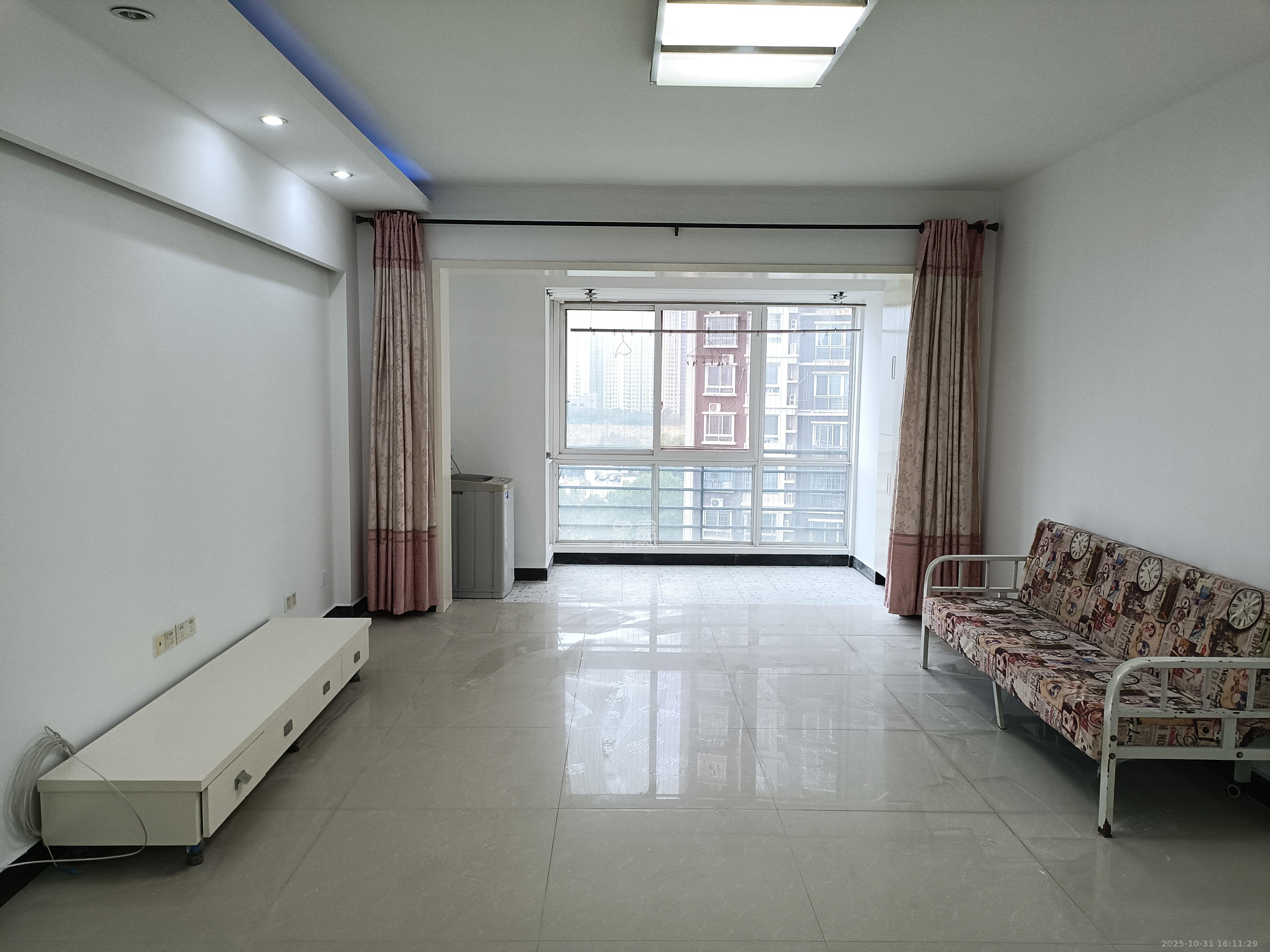 楚天馨苑  2室2厅1卫    1500.0元/月 楚天馨苑  2室2厅1卫    1500.0元/月室内图