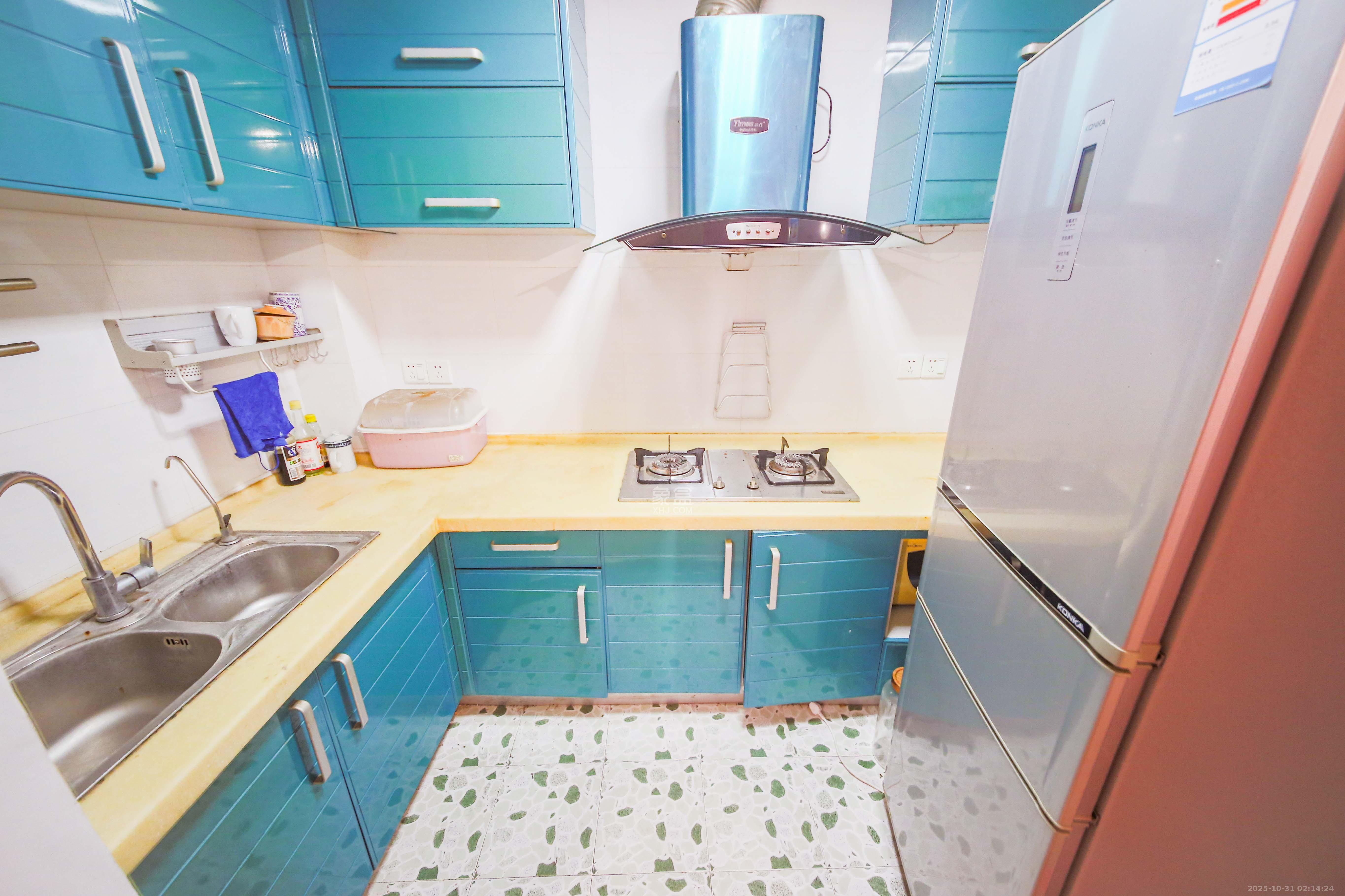 满庭芳小区  1室1厅1卫    39.0万厨房