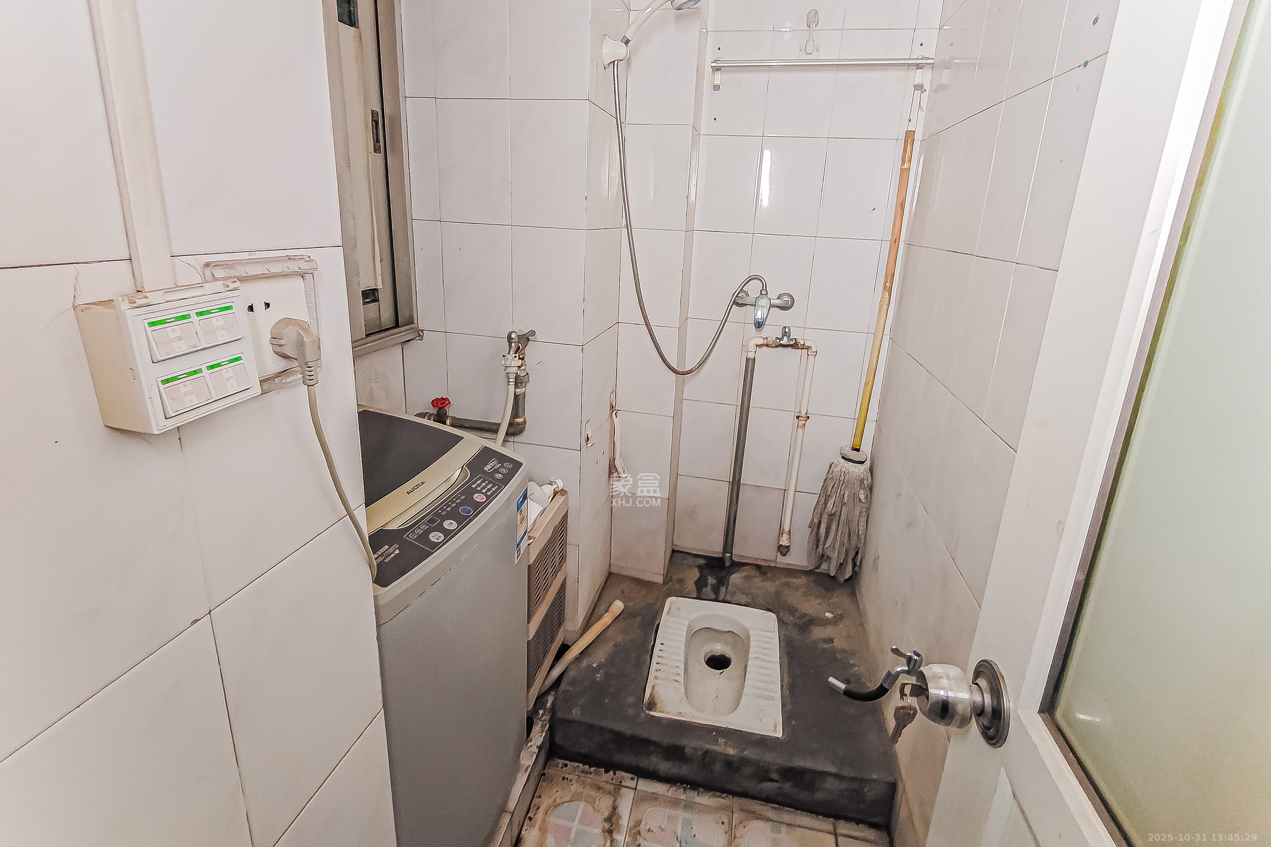 南门口散盘  2室1厅1卫    45.0万卫生间