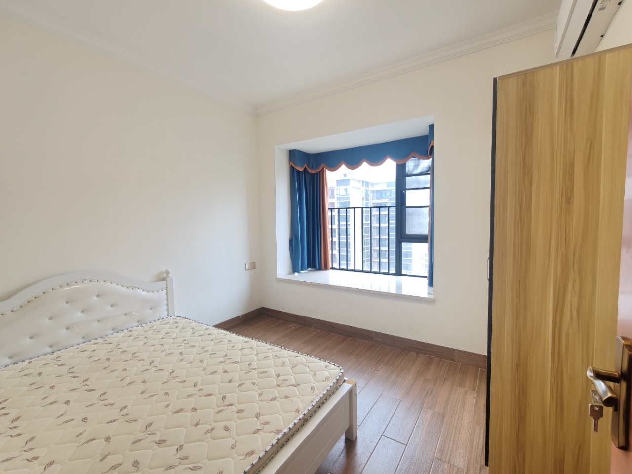 展兴汇景名城  3室2厅1卫    2500.0元/月室内图