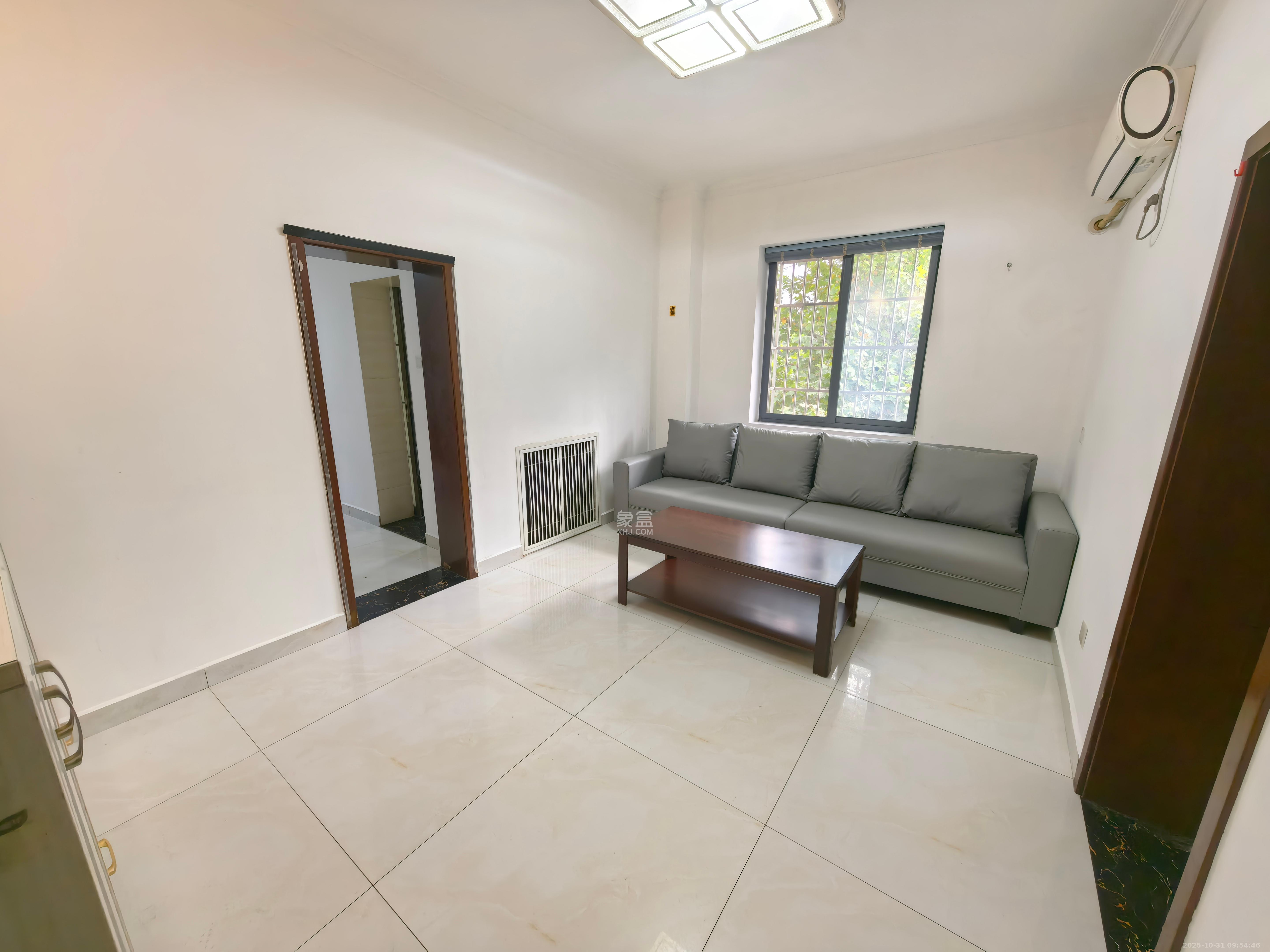 省政府机关梓园住宅区  2室2厅1卫    2800.0元/月