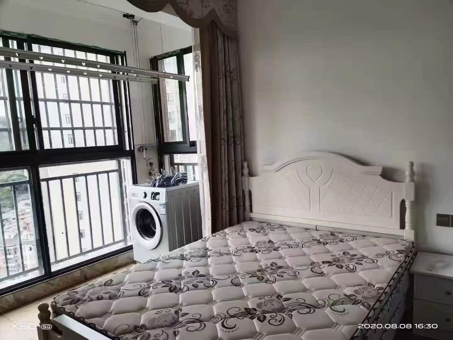 玉恒龙岸小区  3室2厅2卫    1980.0元/月室内图