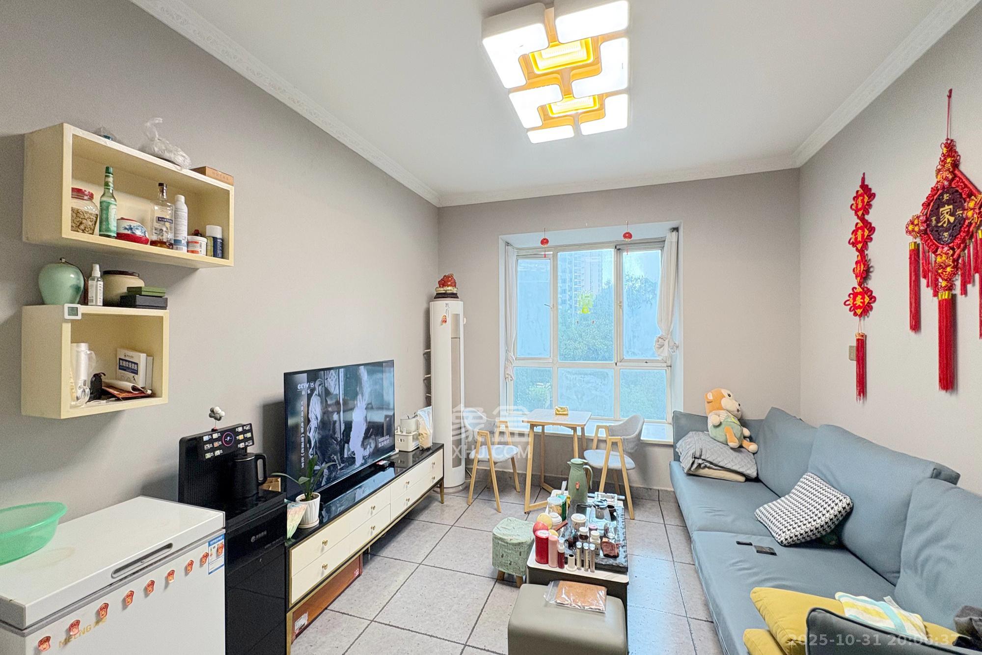 凯乐国际城  2室2厅2卫    80.0万 凯乐国际城  2室2厅2卫    80.0万客厅