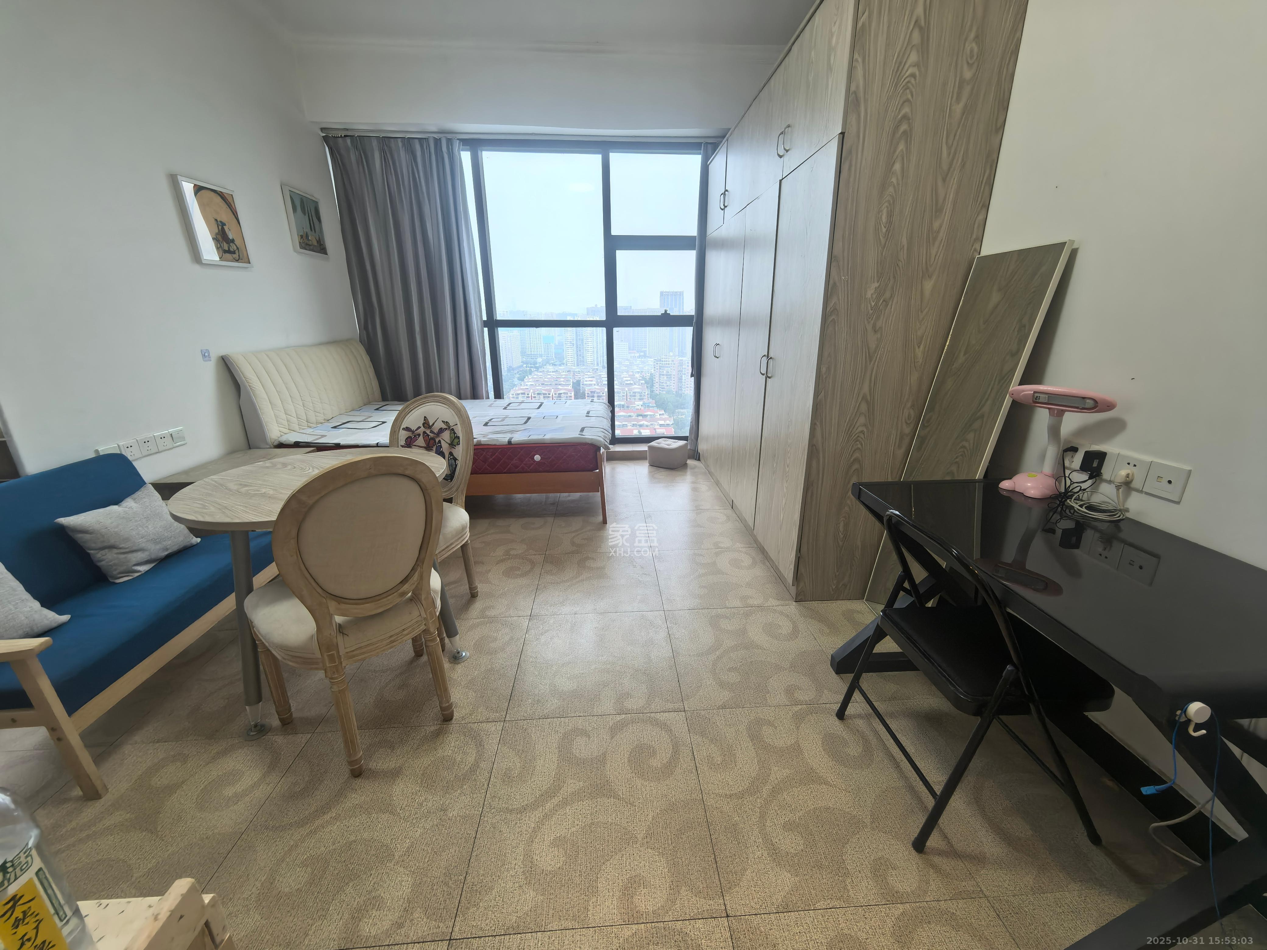 万坤图财富广场 1室1厅1卫 1300.0元/月 万坤图财富广场 1室1厅1卫 1300.0元/月室内图