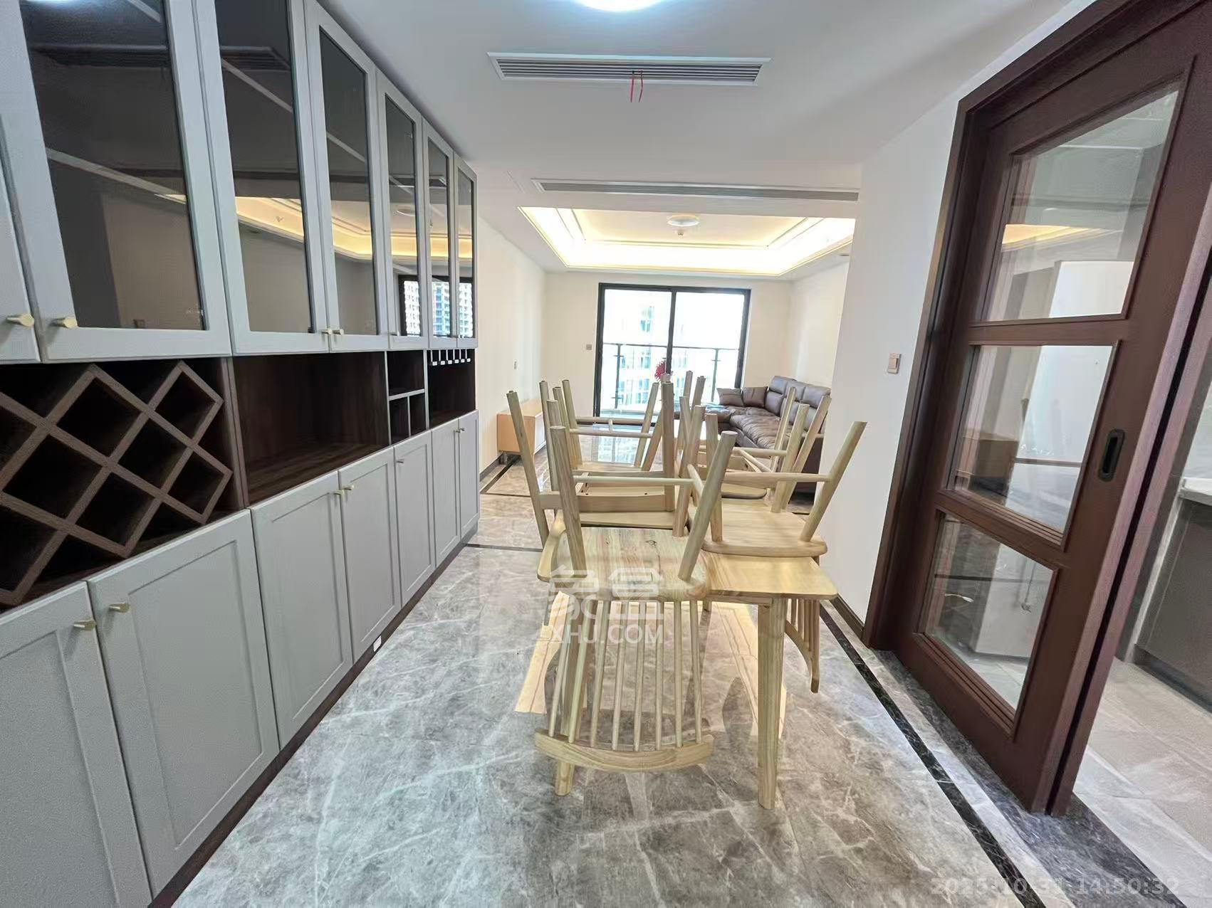 绿地长沙城际空间站（绿地新里佳苑）  4室2厅2卫    4200.0元/月室内图