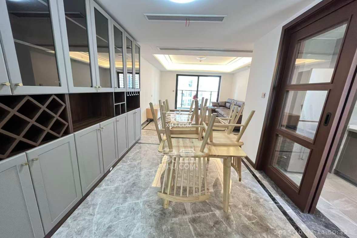 绿地长沙城际空间站(绿地新里佳苑)  4室2厅2卫    4200.0元/月 绿地长沙城际空间站(绿地新里佳苑)  4室2厅2卫    4200.0元/月室内图