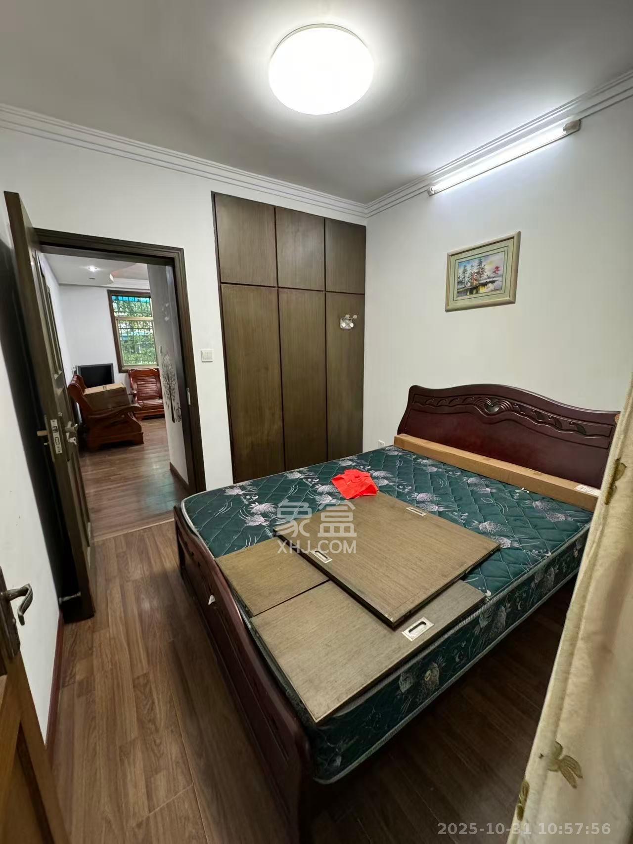 牛婆塘社区  3室2厅1卫    2000.0元/月室内图