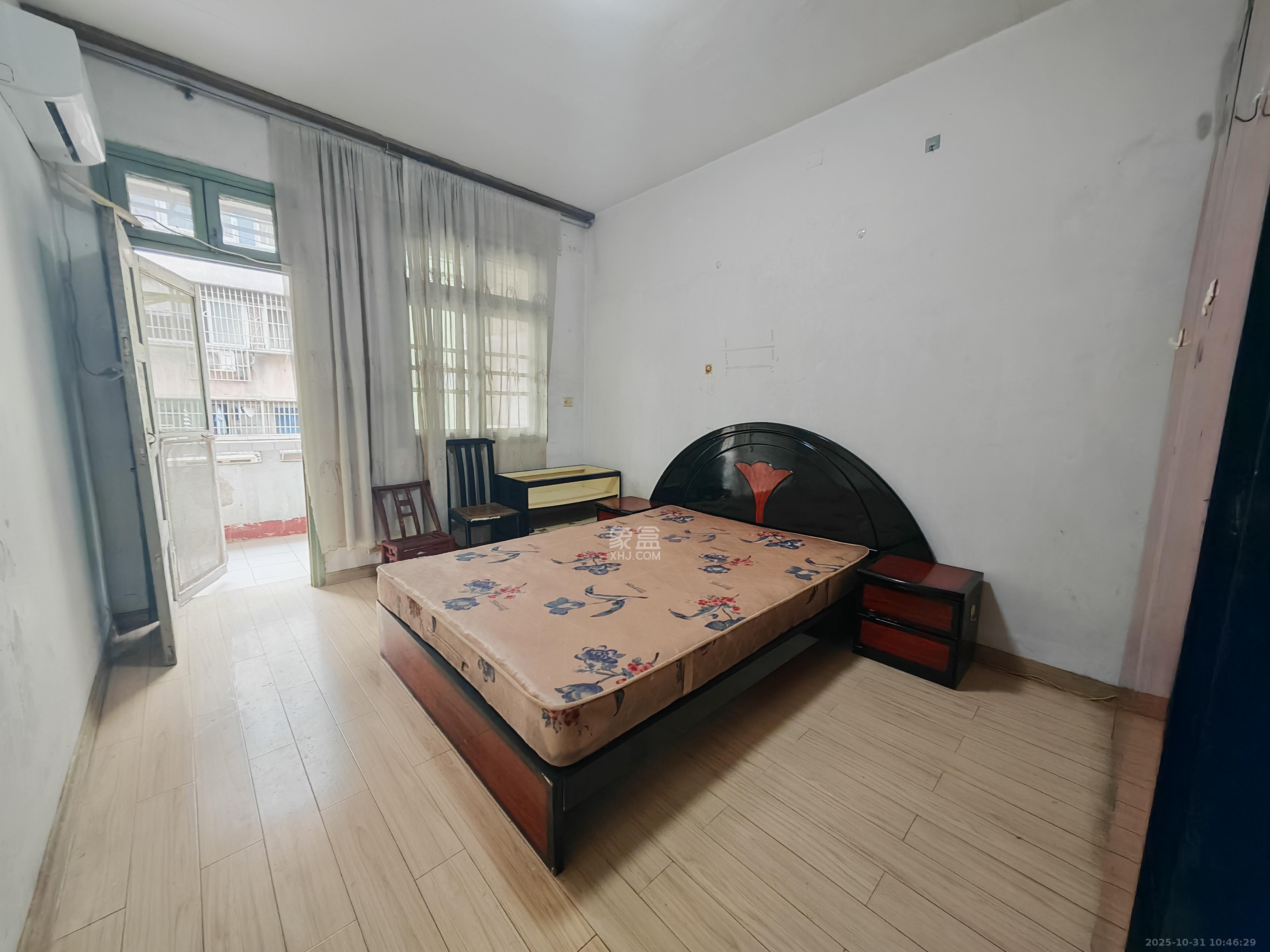 燕兴宿舍  1室1厅1卫    1300.0元/月室内图