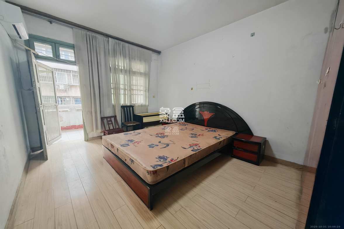 燕兴宿舍 1室1厅1卫 1300.0元/月 燕兴宿舍 1室1厅1卫 1300.0元/月室内图