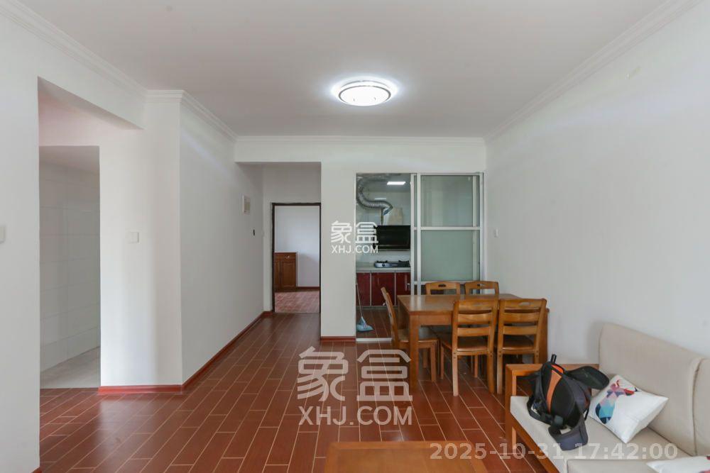 长房时代城  3室2厅1卫    2400.0元/月室内图