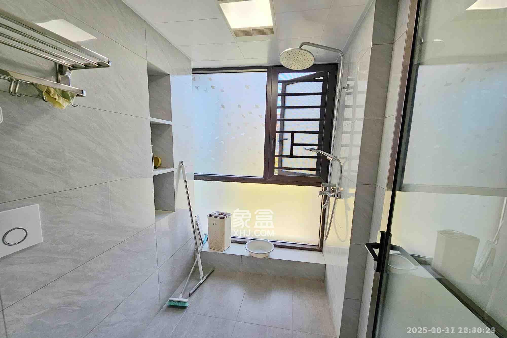 明昇壹城(明昇时代广场)二期  3室1厅2卫    4200.0元/月 明昇壹城(明昇时代广场)二期  3室1厅2卫    4200.0元/月室内图