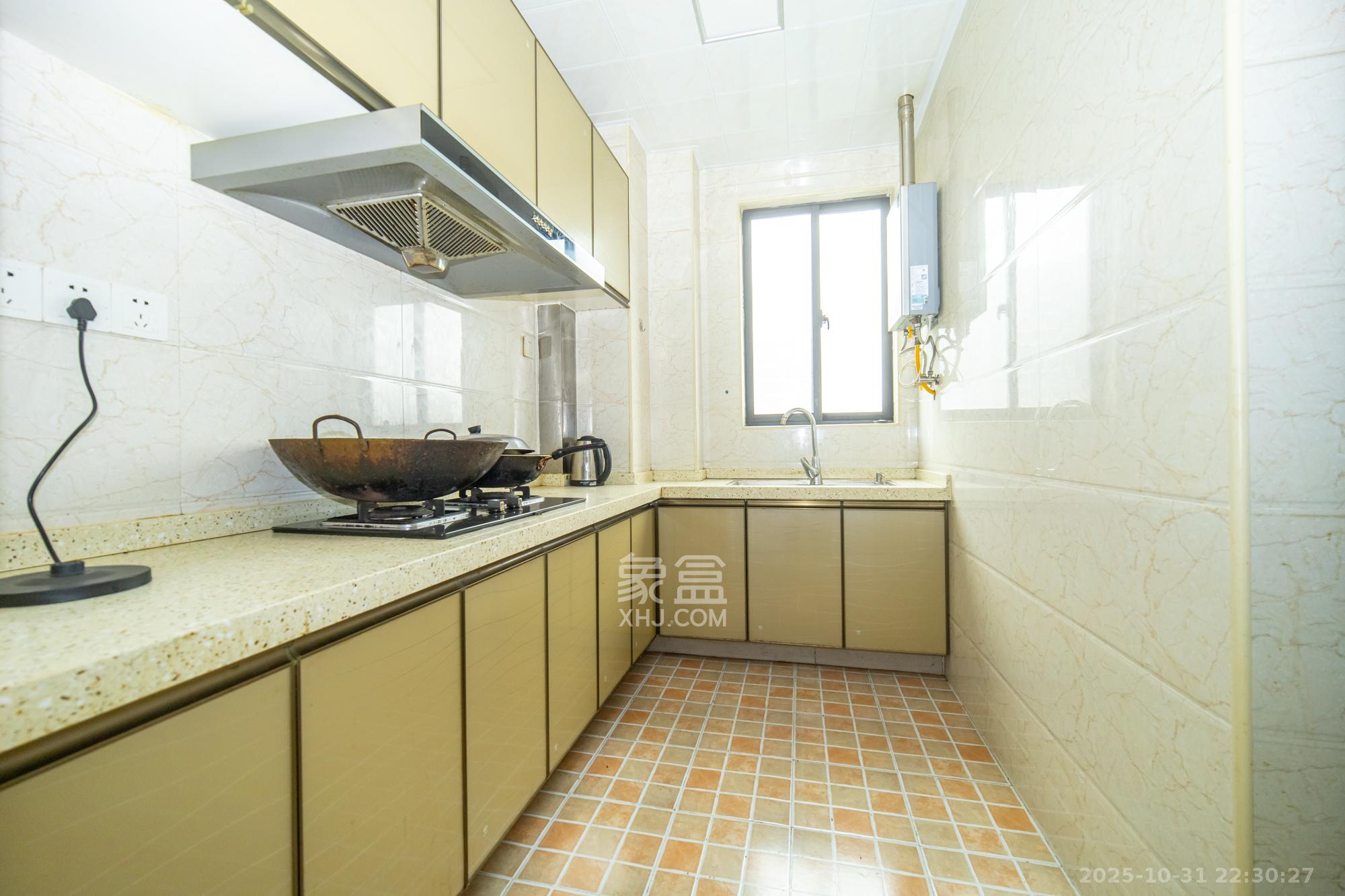 华润凤凰城二期 3室2厅2卫 72.5万 华润凤凰城二期 3室2厅2卫 72.5万厨房