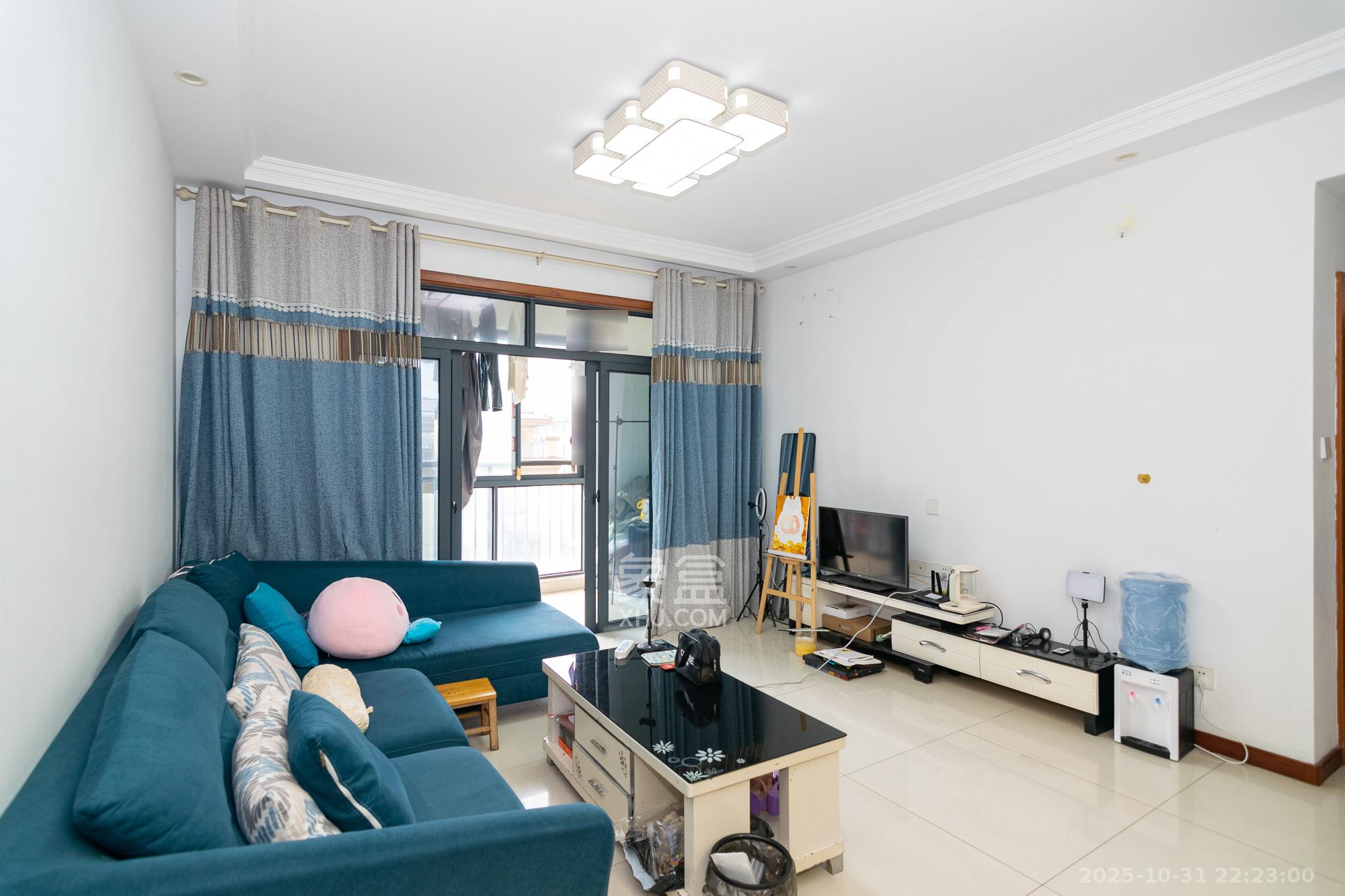 澳海澜庭  3室2厅1卫    60.0万 澳海澜庭  3室2厅1卫    60.0万客厅