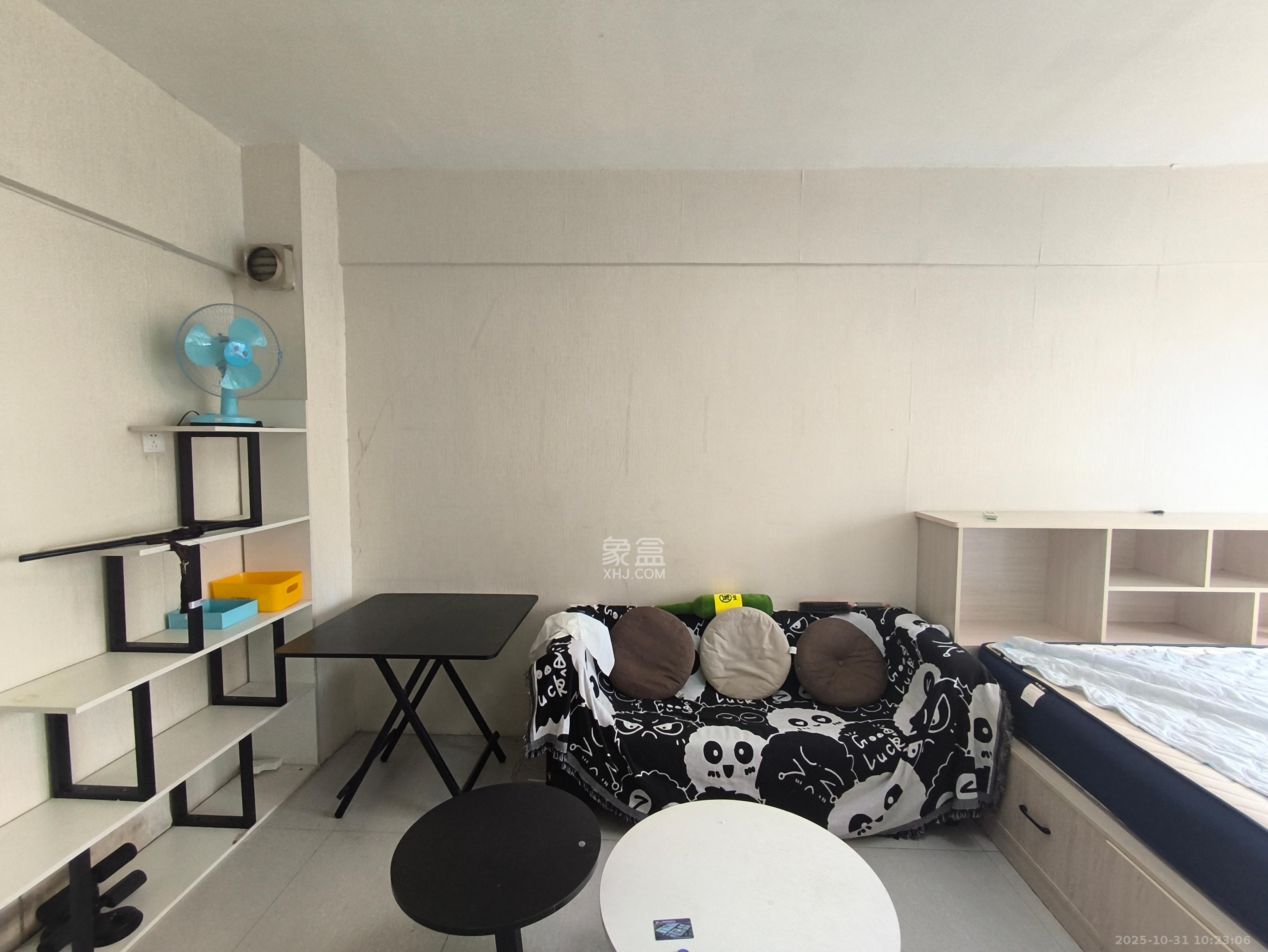 三万英尺 1室1厅1卫 1200.0元/月 三万英尺 1室1厅1卫 1200.0元/月室内图