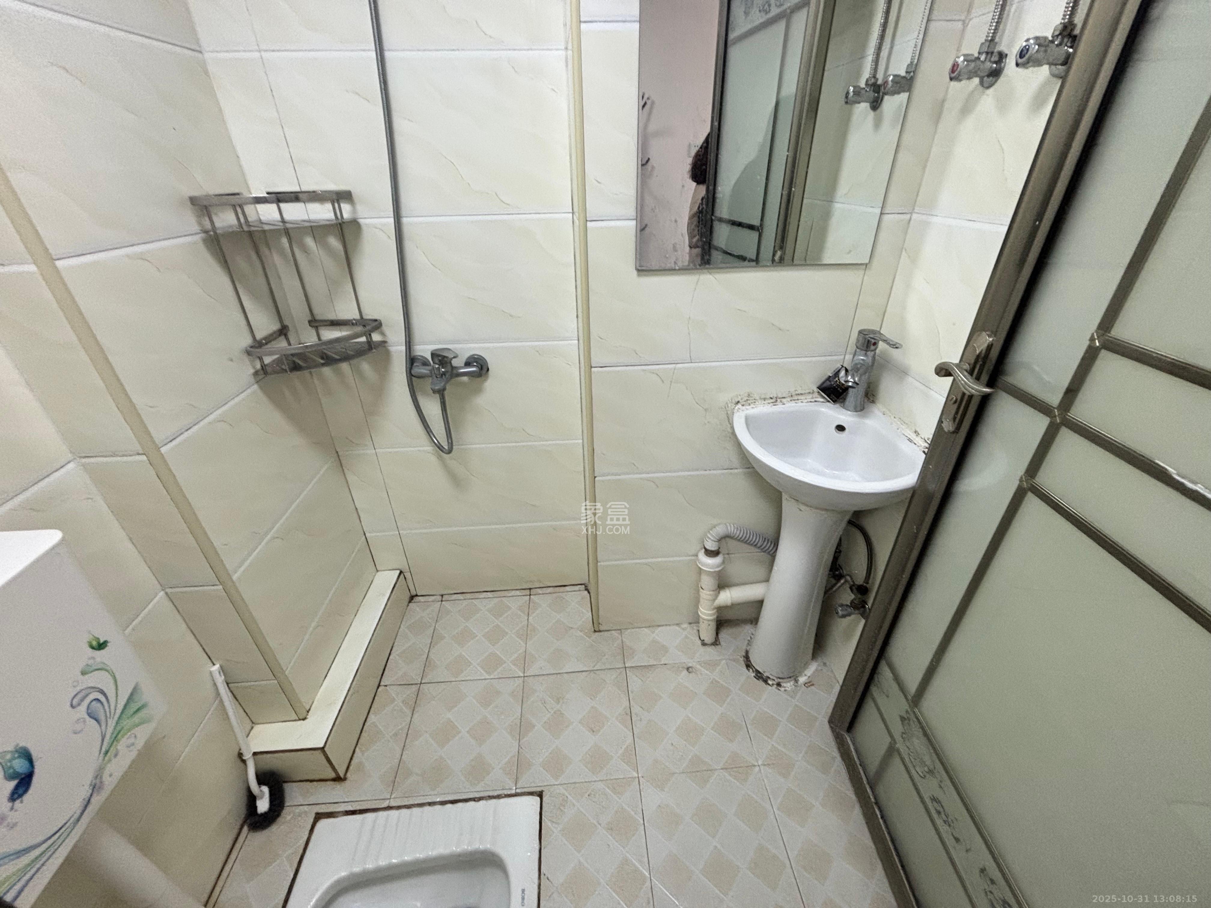 中建芙蓉工社 1室1厅1卫 1100.0元/月 中建芙蓉工社 1室1厅1卫 1100.0元/月室内图