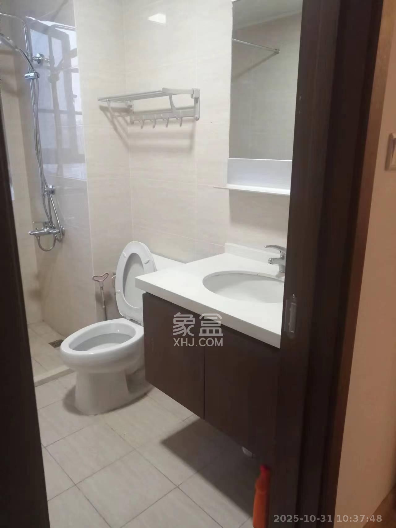 汇金城/嘉华城(二期、三期)  3室2厅2卫    2500.0元/月 汇金城/嘉华城(二期、三期)  3室2厅2卫    2500.0元/月室内图