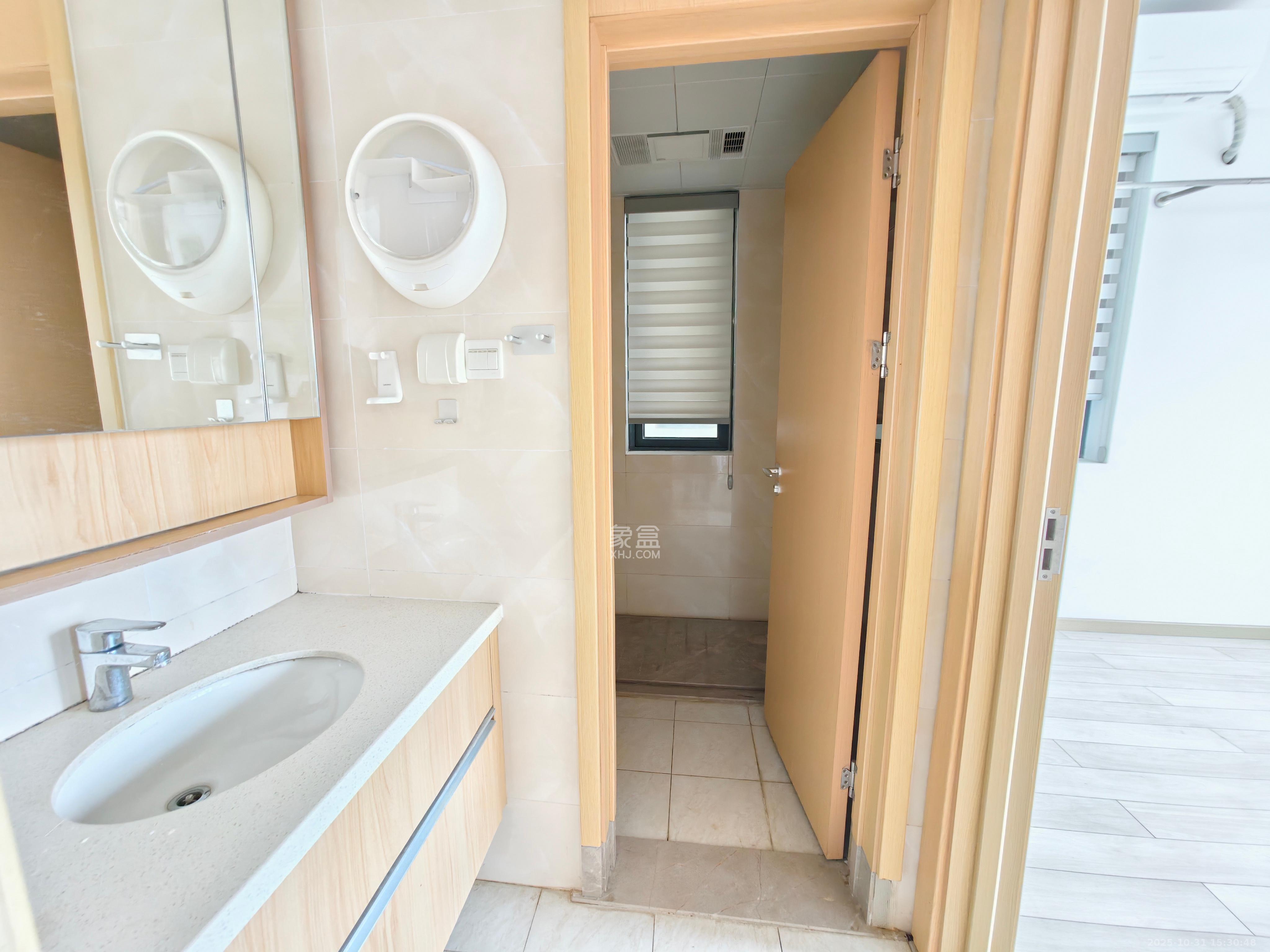 启迪协信中心  2室2厅1卫    2400.0元/月 启迪协信中心  2室2厅1卫    2400.0元/月室内图