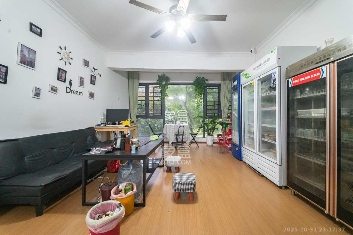 中建悦和城 4室2厅2卫 125.0万 中建悦和城 4室2厅2卫 125.0万客厅