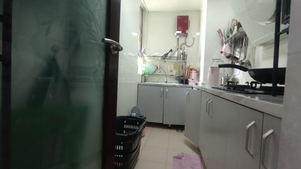 蔚兰天成  2室2厅1卫    125.0万客厅