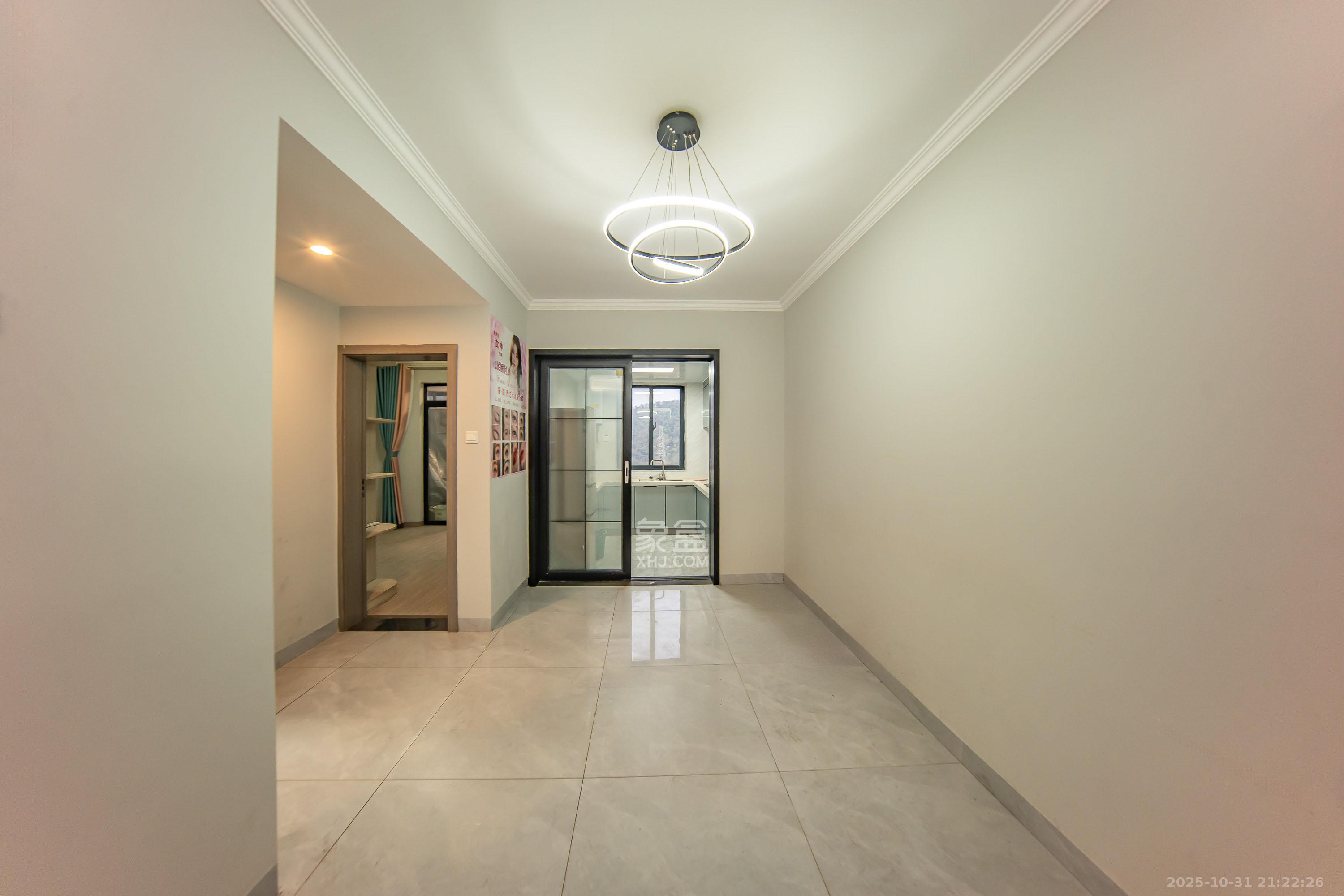 中建麓山和苑 3室2厅2卫 82.0万 中建麓山和苑 3室2厅2卫 82.0万客厅