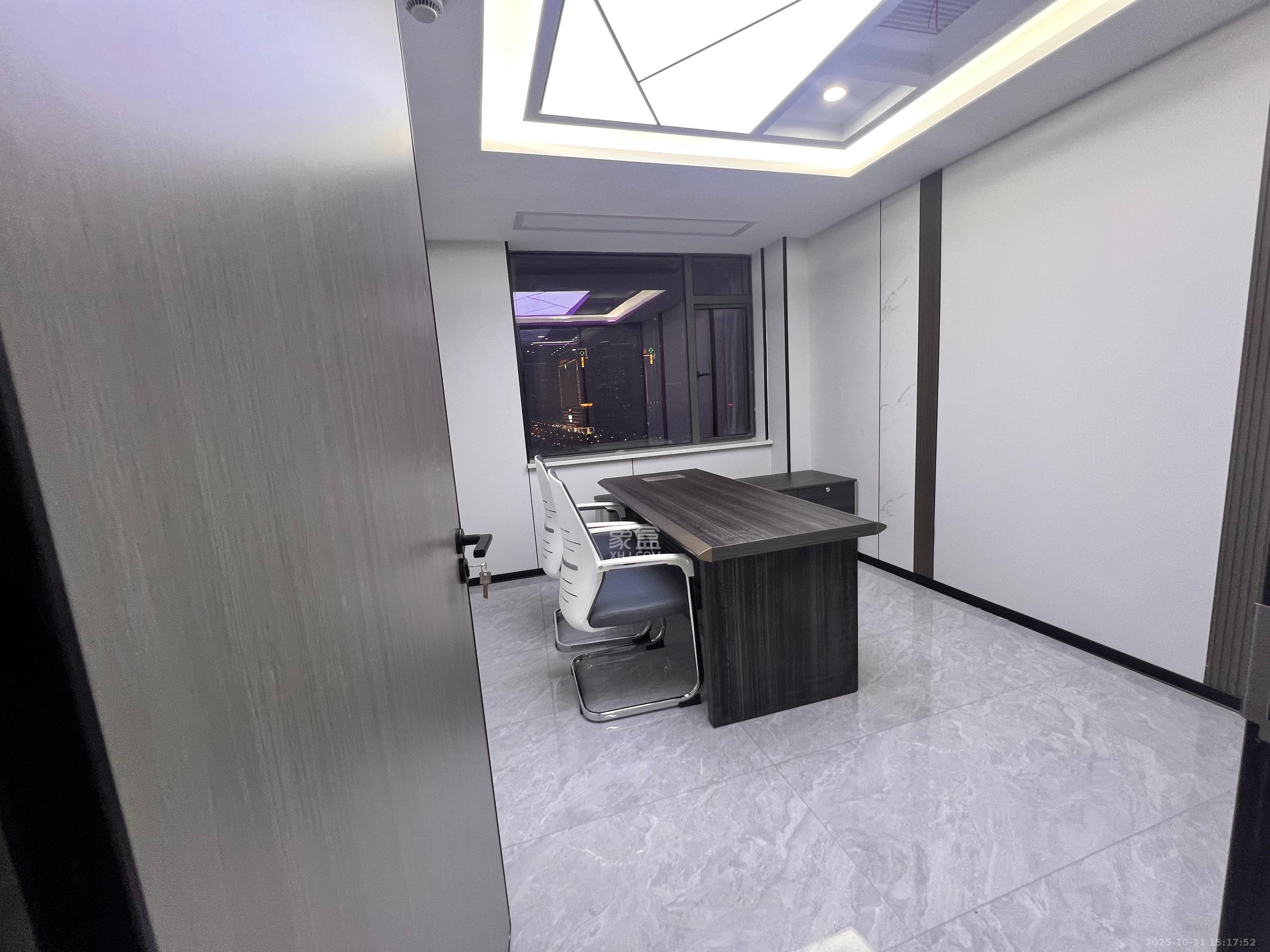 长房中庭国际(东郡华蓉广场) 1室1厅1卫 3500.0元/月 长房中庭国际(东郡华蓉广场) 1室1厅1卫 3500.0元/月室内图