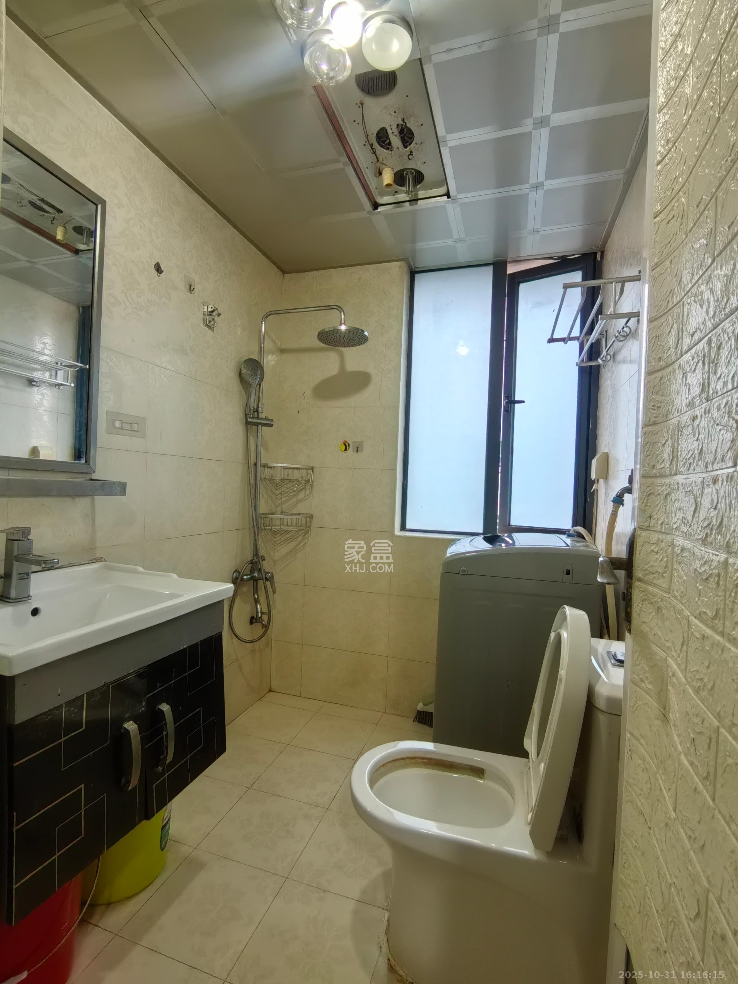 名富公寓  2室1厅1卫    2000.0元/月 名富公寓  2室1厅1卫    2000.0元/月室内图