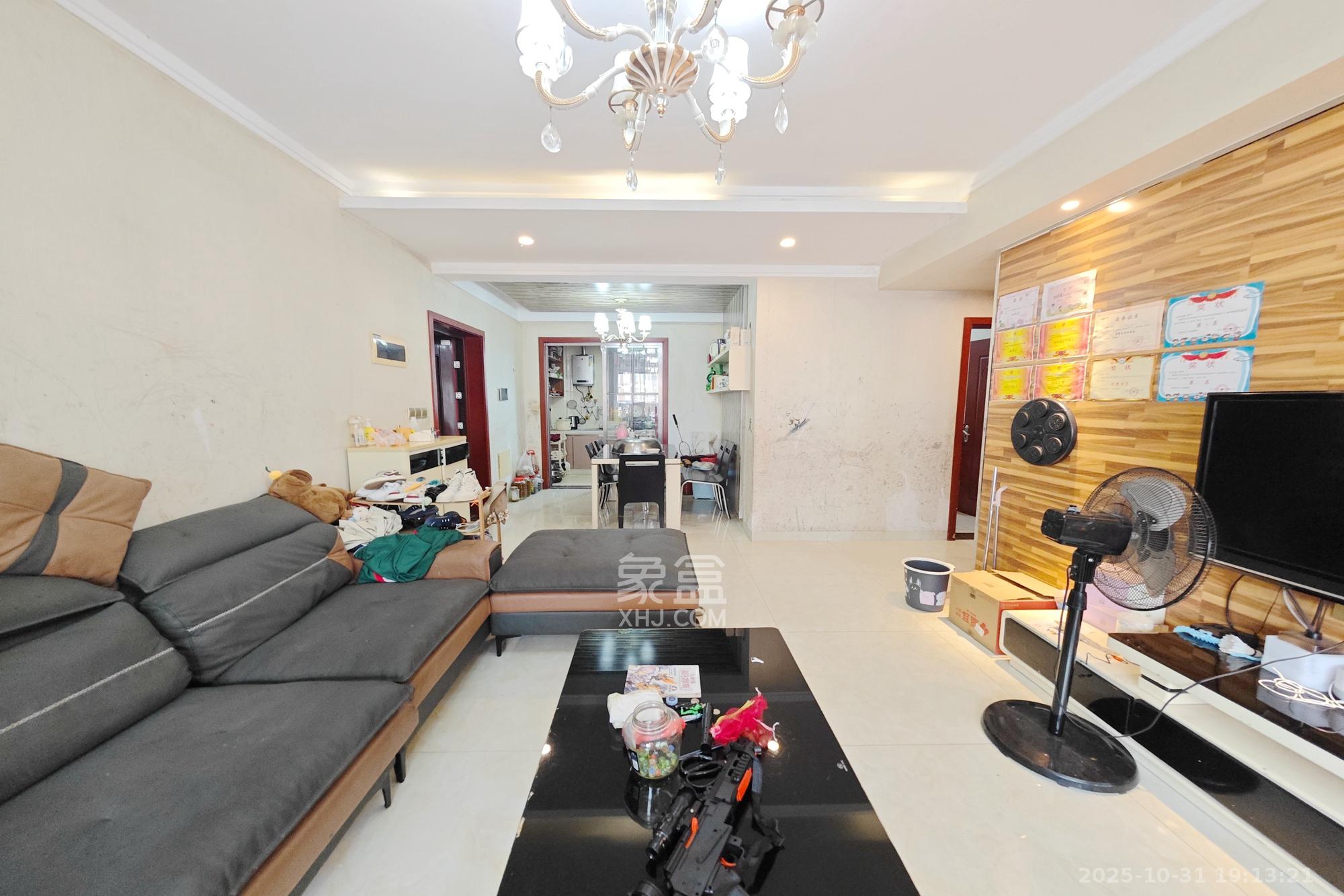 芒果天地(芒果雅苑) 3室2厅1卫 88.0万 芒果天地(芒果雅苑) 3室2厅1卫 88.0万客厅