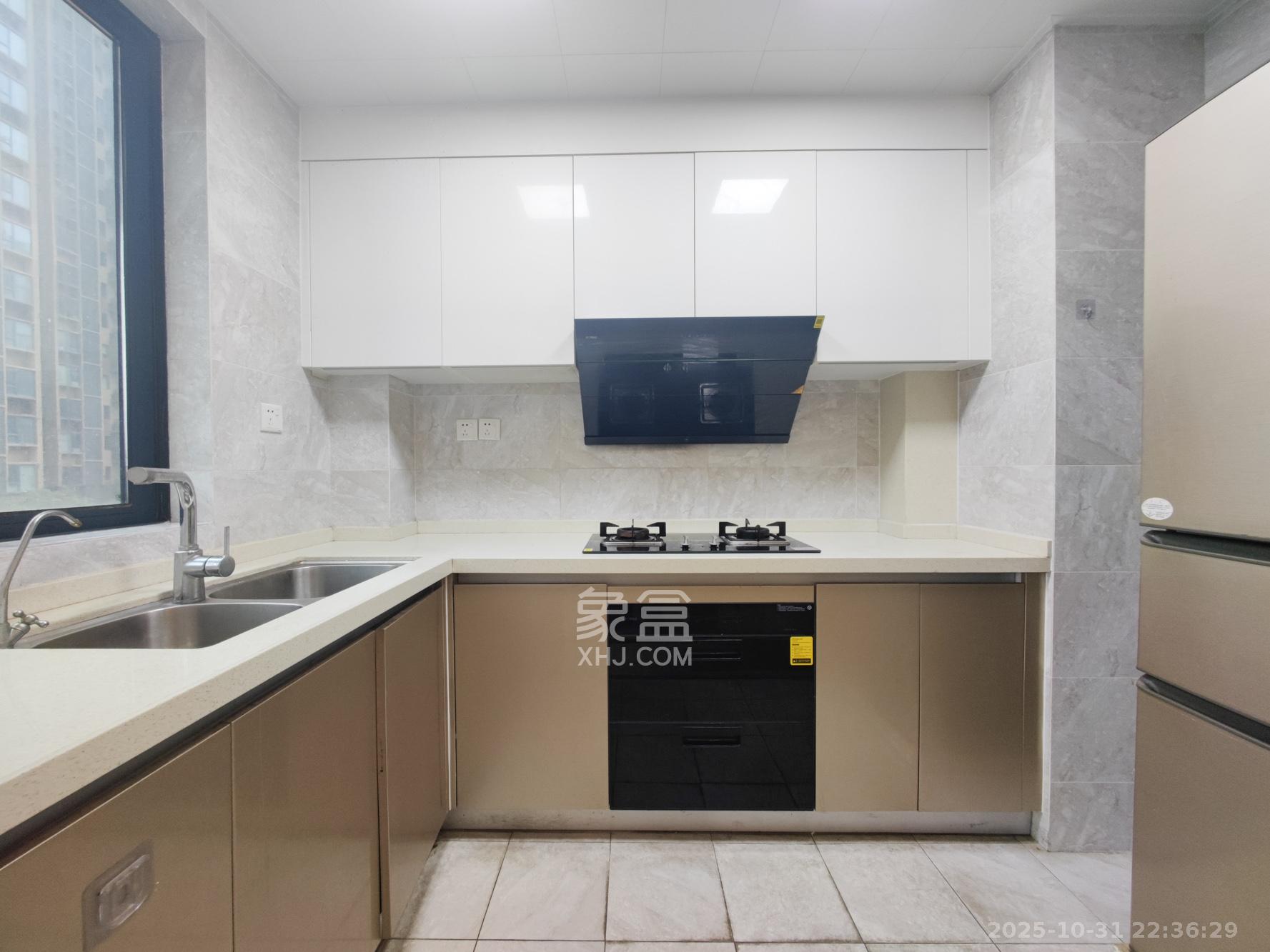 中建璟和城  4室2厅2卫    110.0万 中建璟和城  4室2厅2卫    110.0万厨房