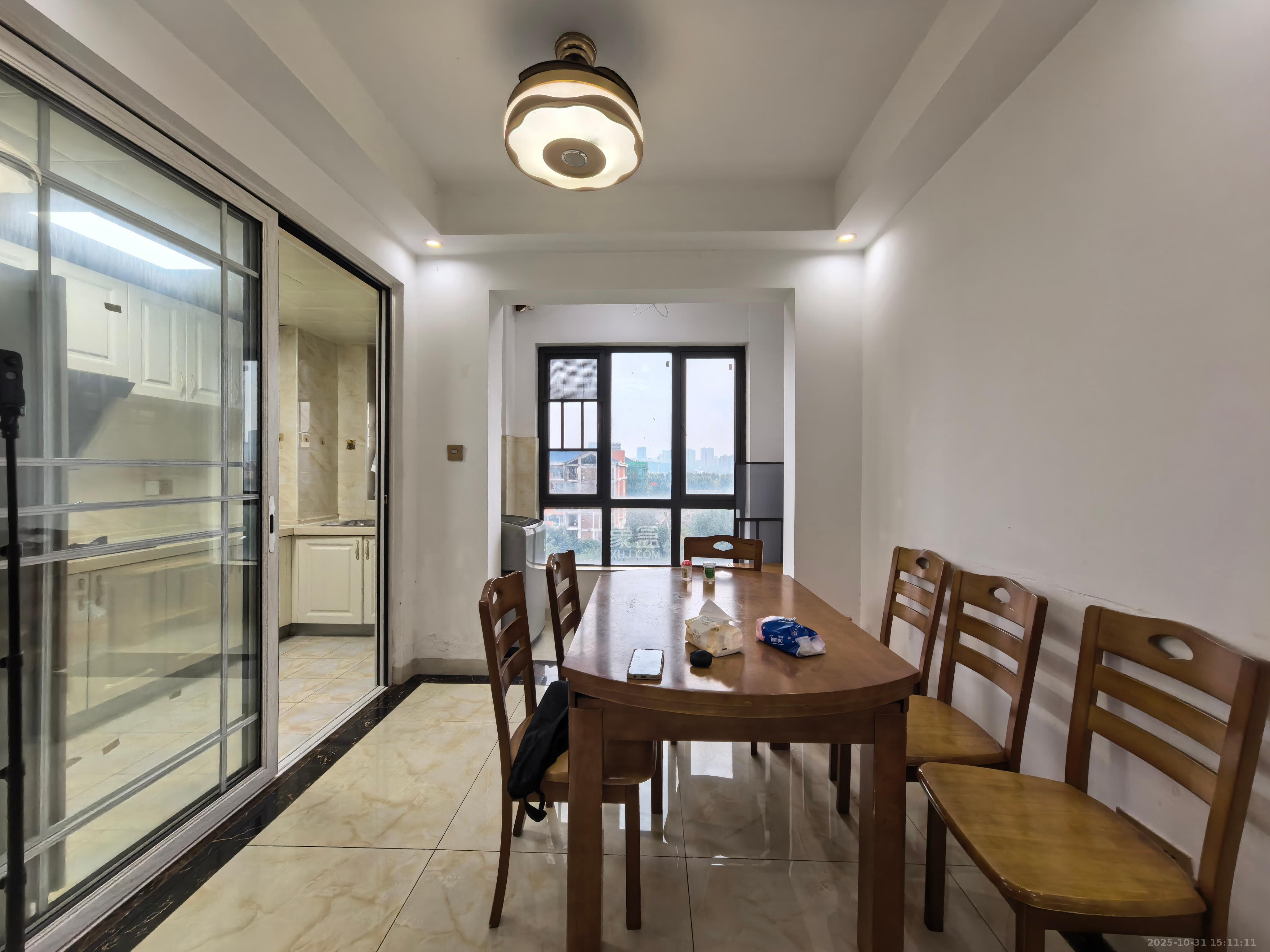 东宜兰园  3室2厅2卫    2500.0元/月室内图