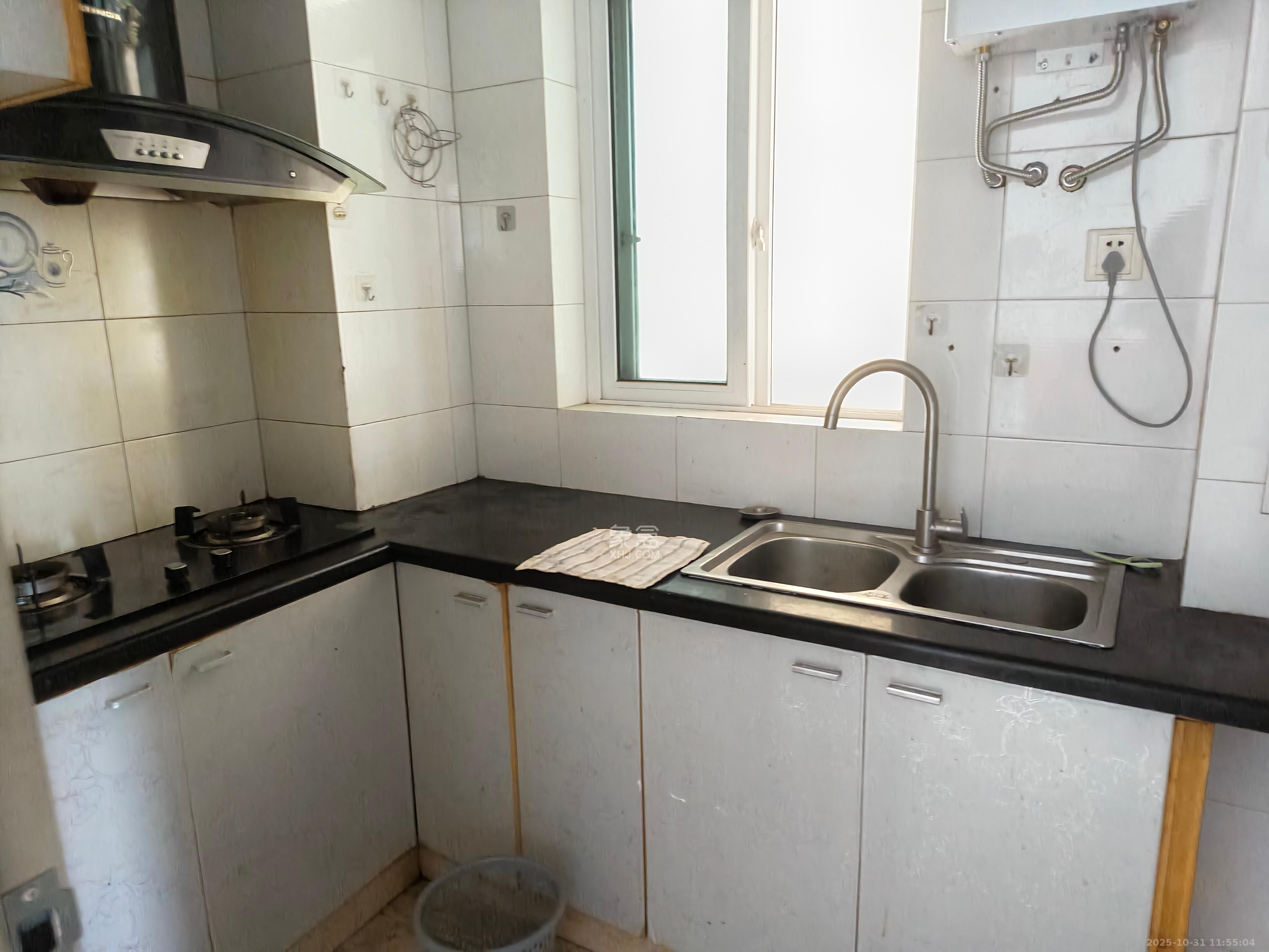 三重星都心  2室1厅1卫    2000.0元/月室内图