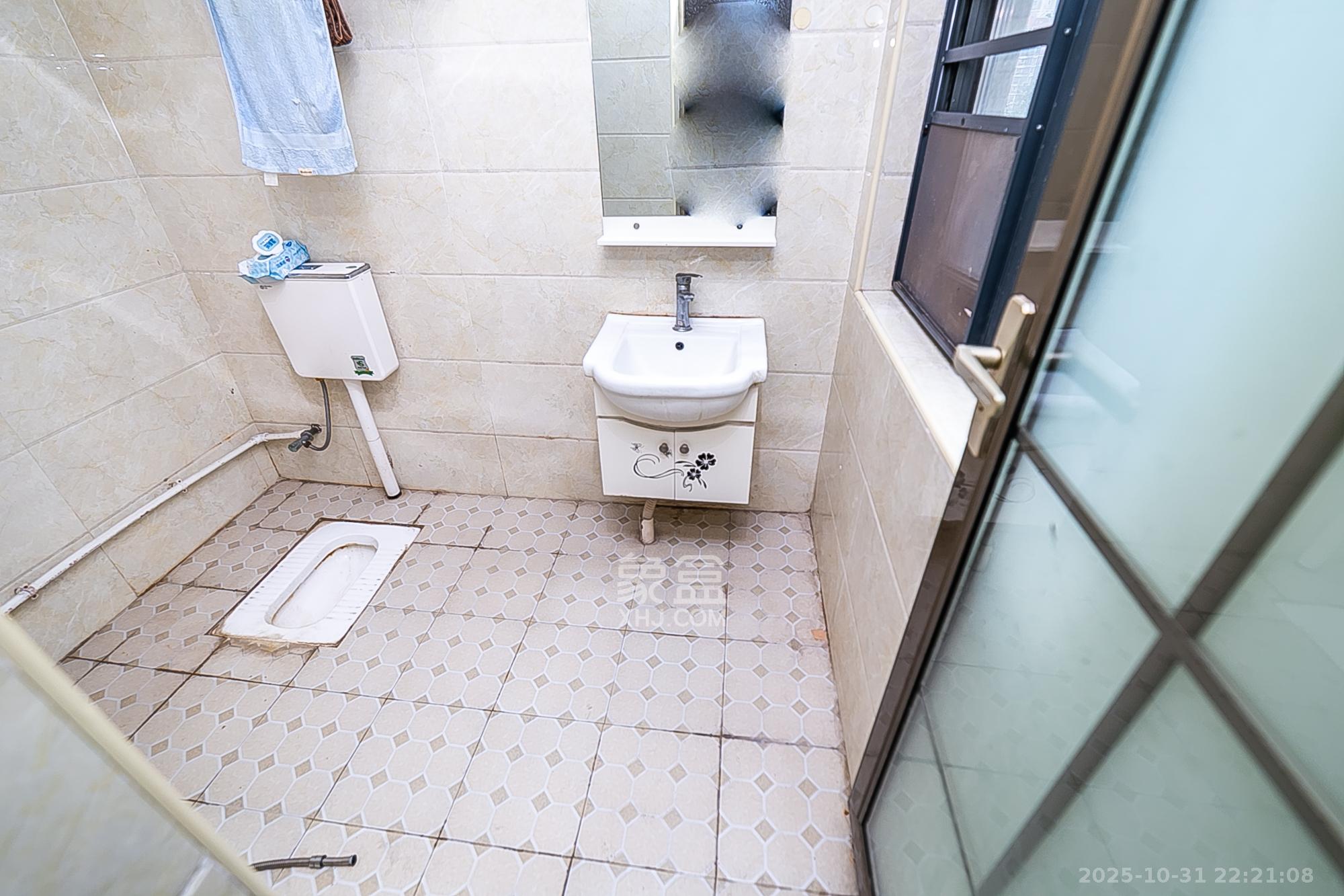 金域南外滩（望江佳园）  1室2厅3卫    266.0万卫生间