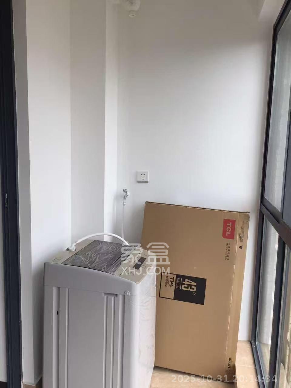 泰龙华府 3室2厅1卫 2500.0元/月 泰龙华府 3室2厅1卫 2500.0元/月室内图