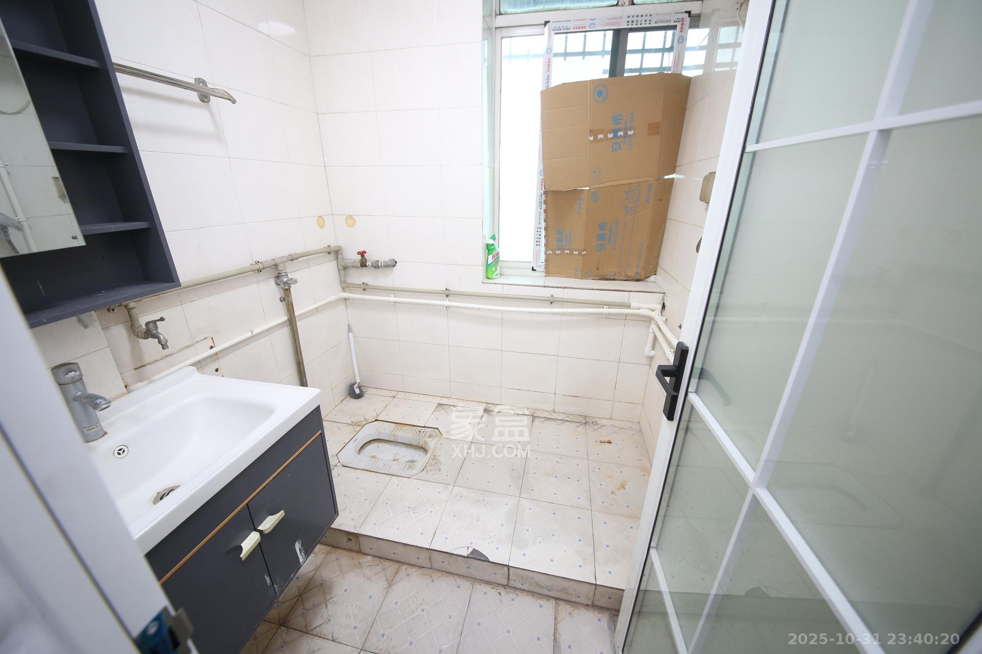 隆华金属宿舍  2室2厅1卫    65.0万卫生间