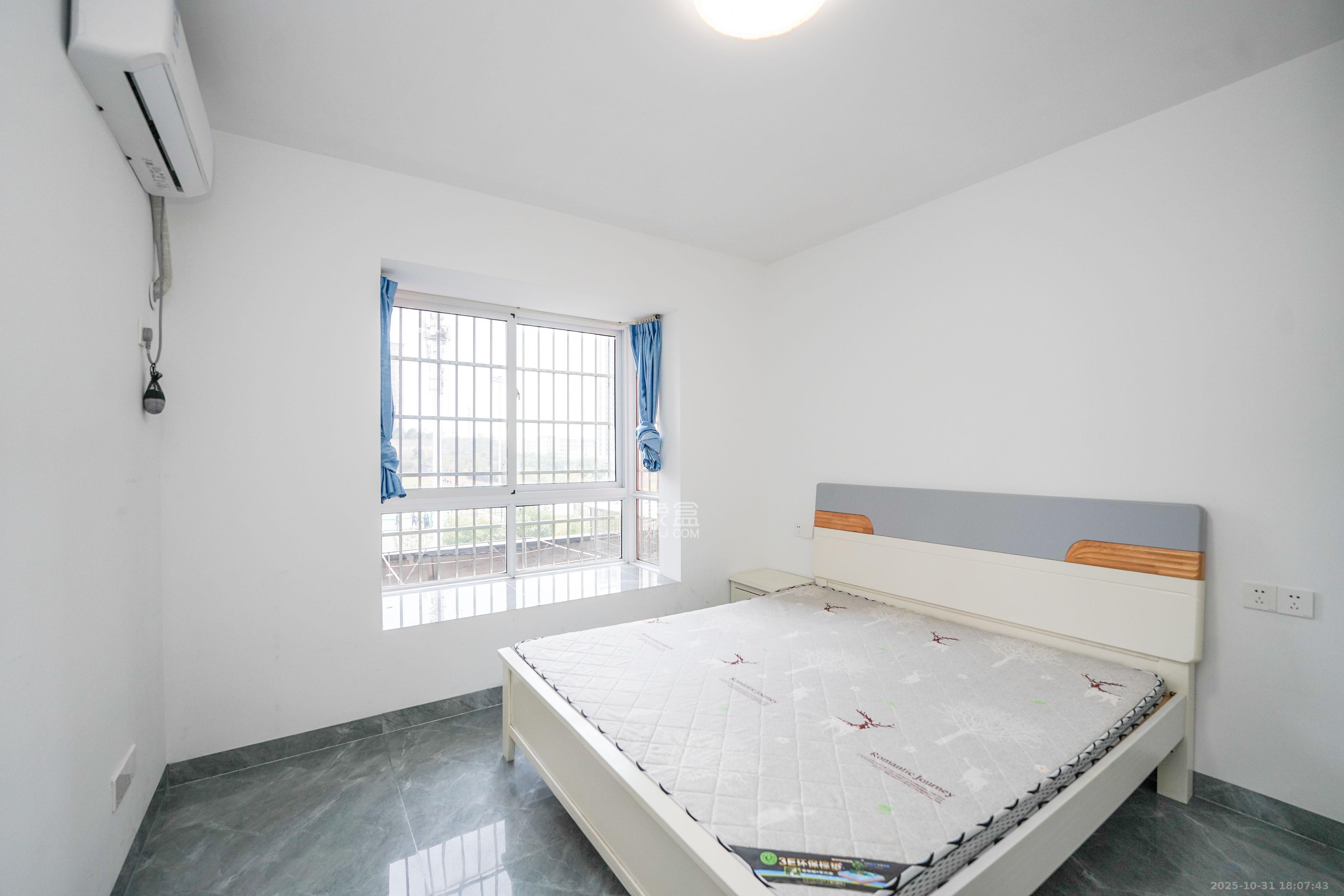 凯富南方鑫城 4室2厅2卫 80.0万 凯富南方鑫城 4室2厅2卫 80.0万卧室