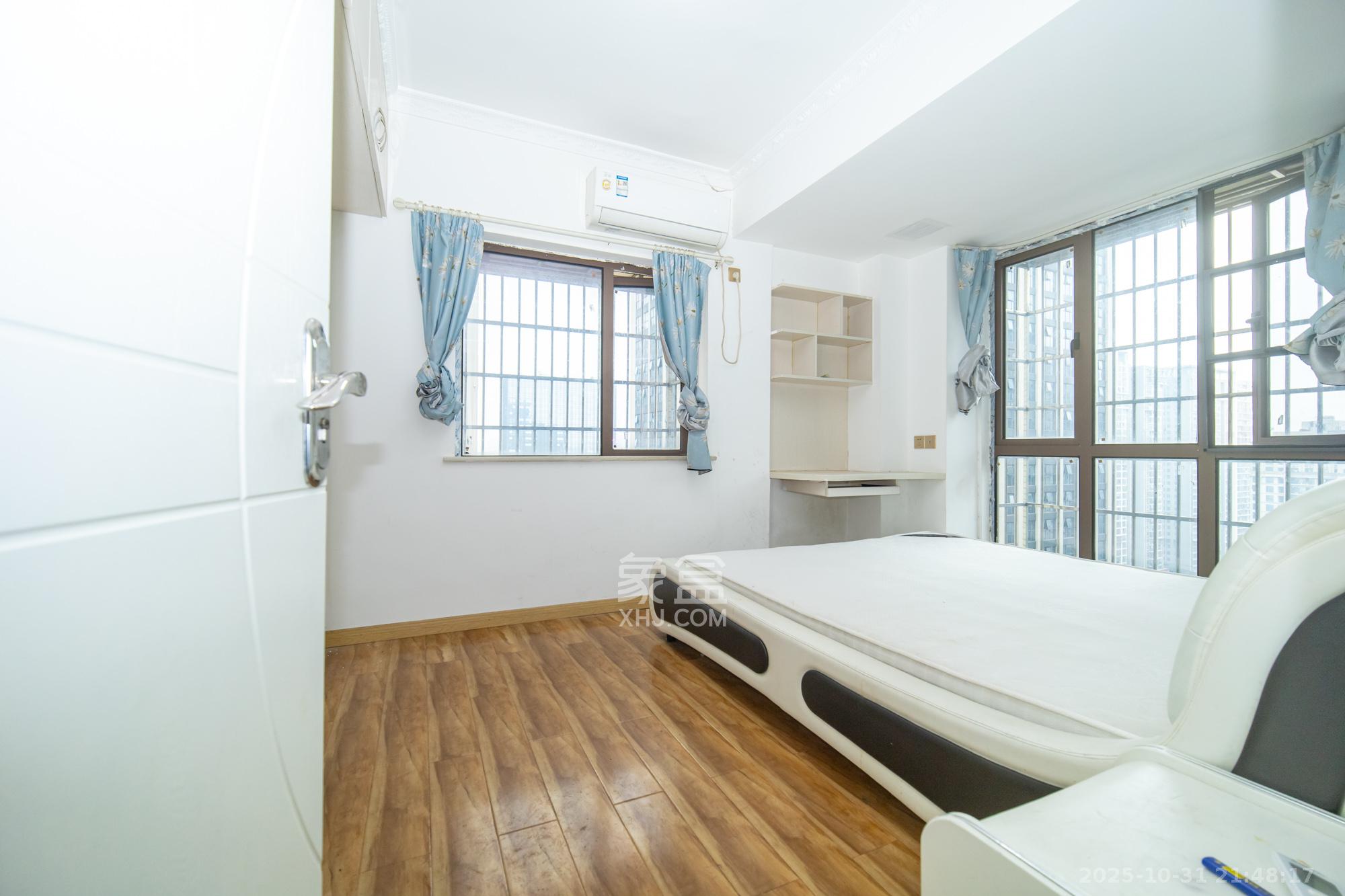 新长海广场 1室0厅0卫 70.0万 新长海广场 1室0厅0卫 70.0万卧室