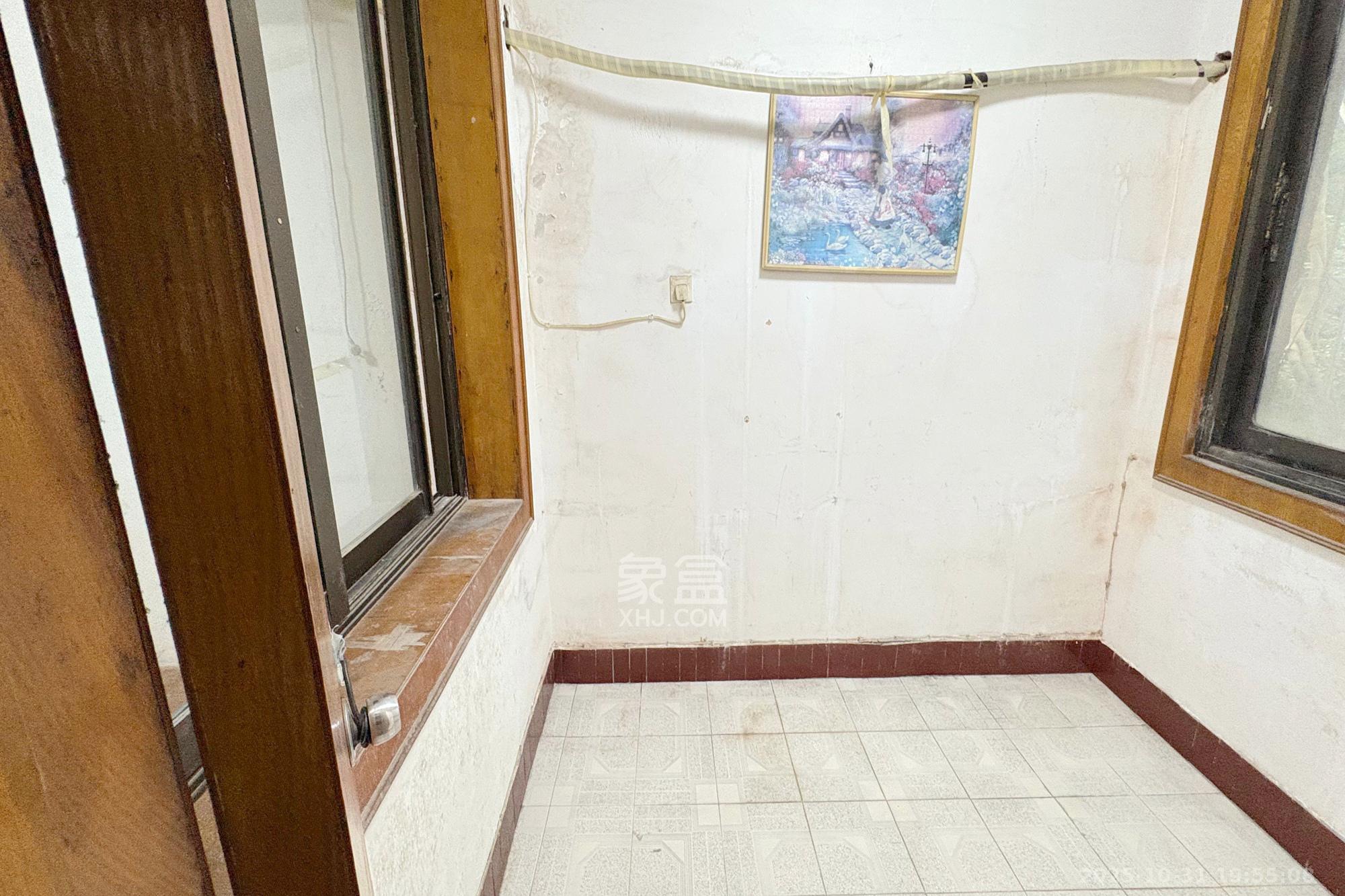 燕山街社区  3室1厅1卫    50.0万其他