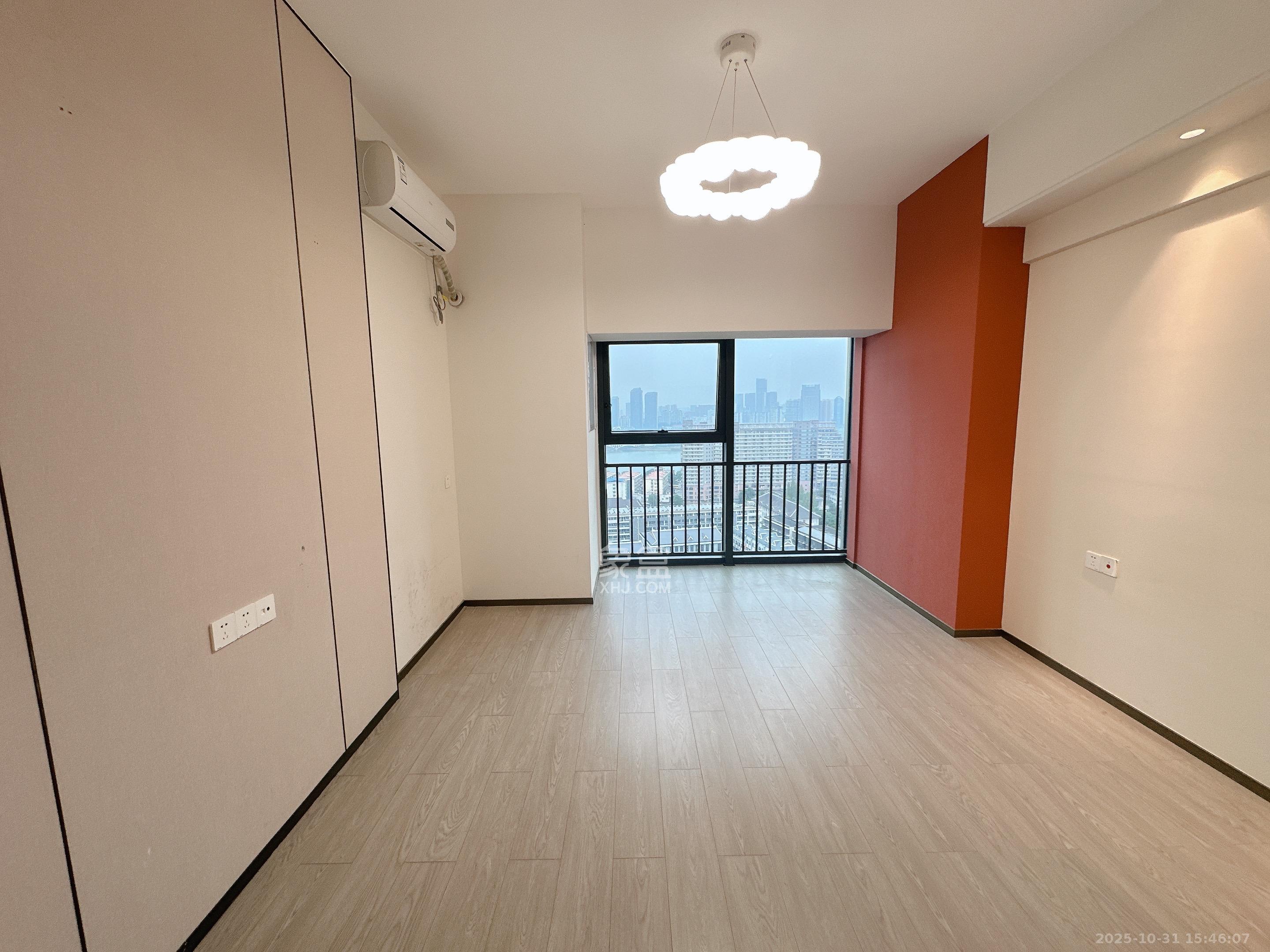 华润置地中心  1室1厅1卫    2100.0元/月 华润置地中心  1室1厅1卫    2100.0元/月室内图