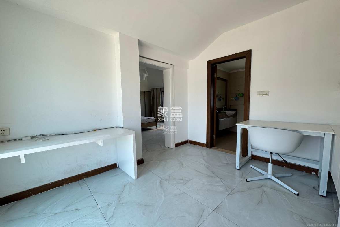 碧桂园威尼斯城 6室2厅1卫 10800.0元/月 碧桂园威尼斯城 6室2厅1卫 10800.0元/月室内图