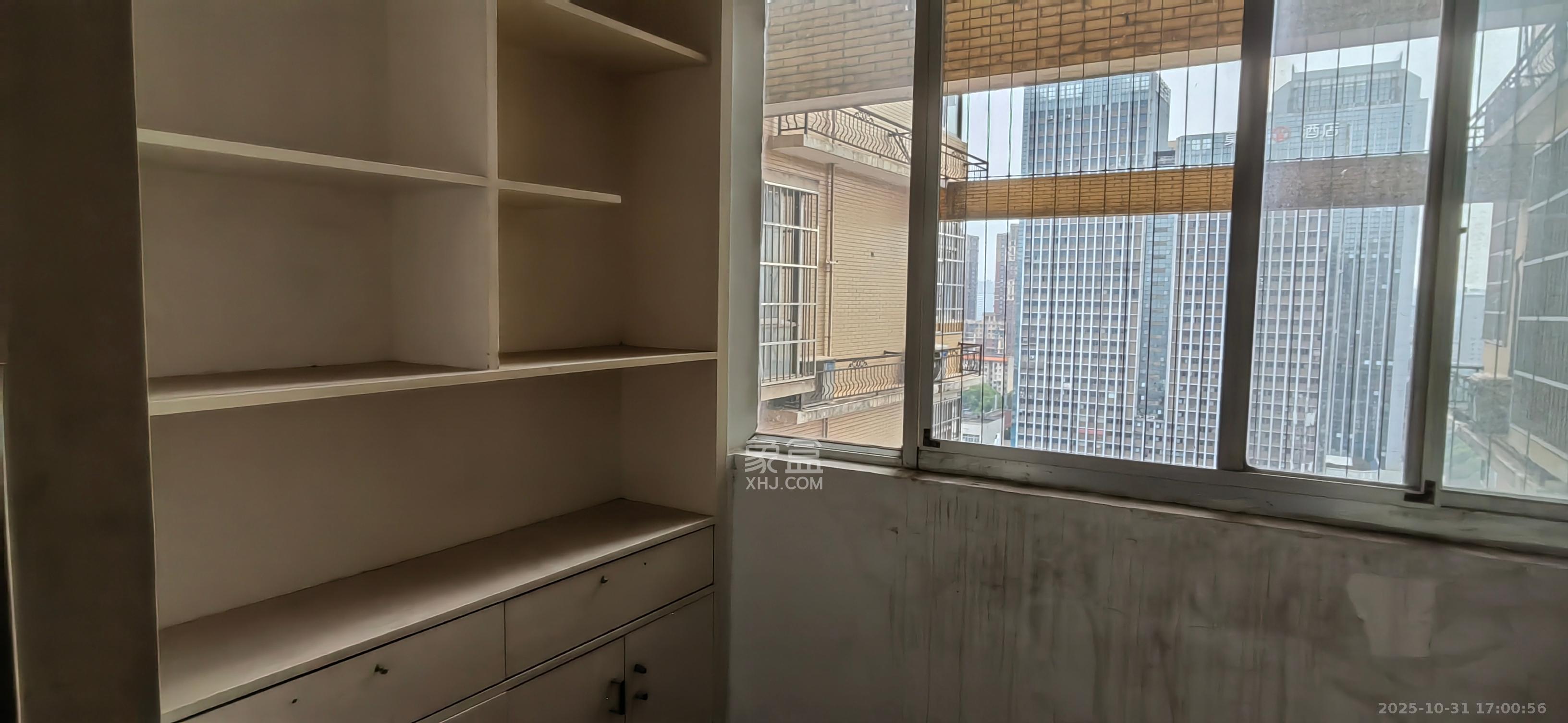 雄踞都市东家  2室2厅1卫    2100.0元/月室内图