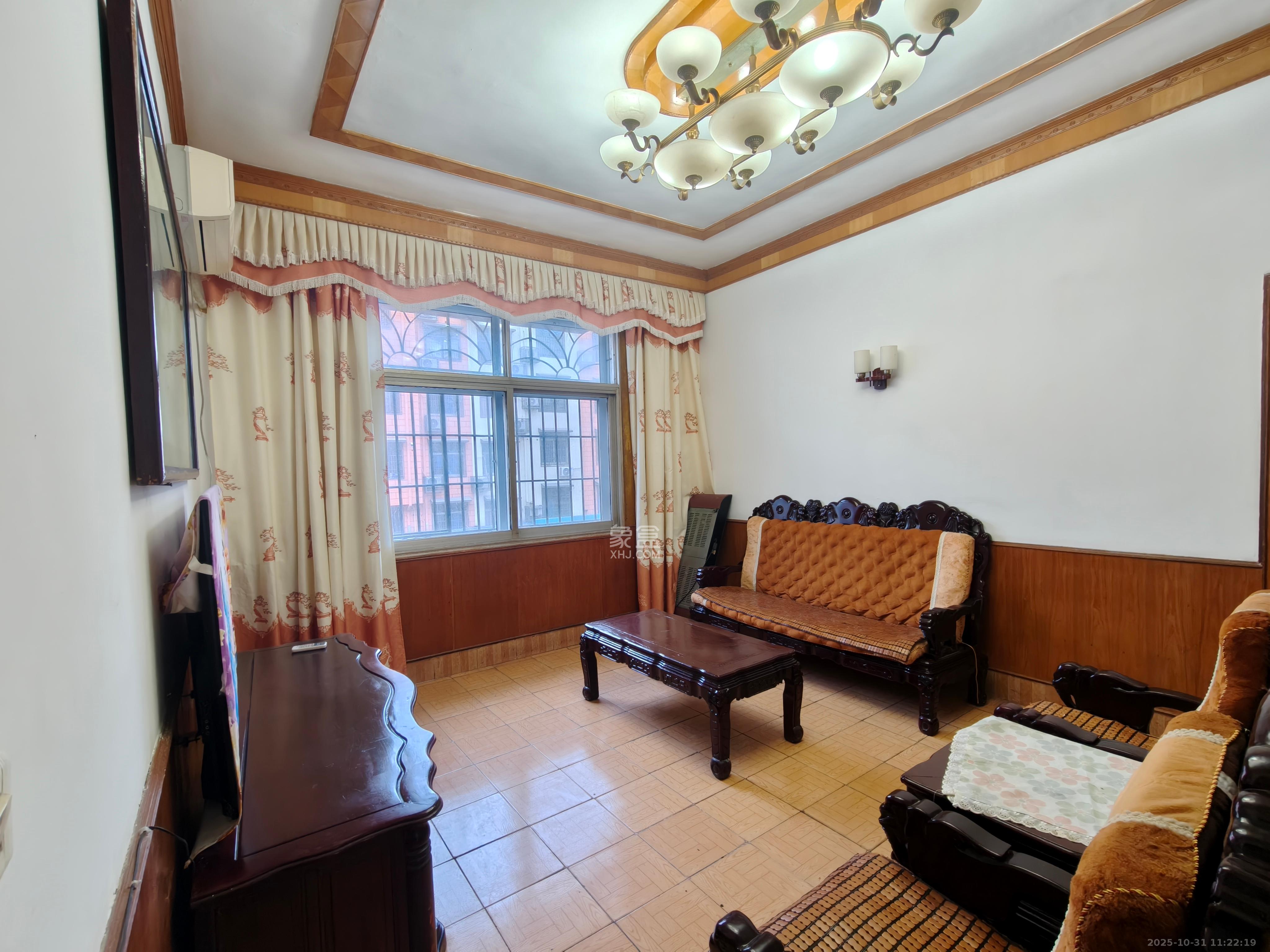 星沙四区  3室2厅1卫    1800.0元/月室内图1