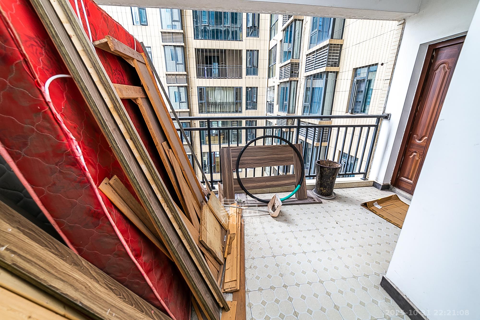 金域南外滩（望江佳园）  1室2厅3卫    266.0万其他