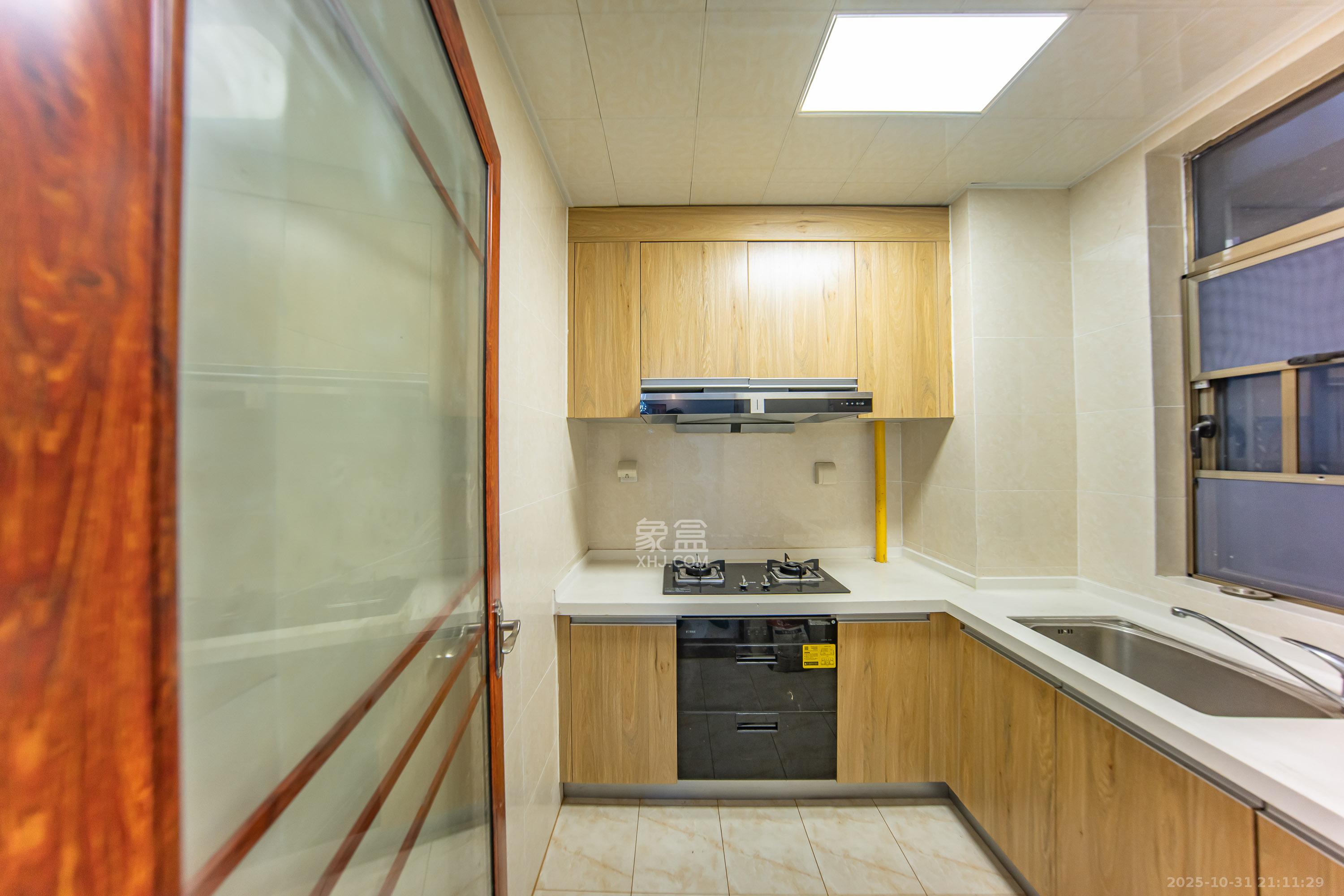 江山帝景哈佛  2室2厅1卫    98.0万厨房