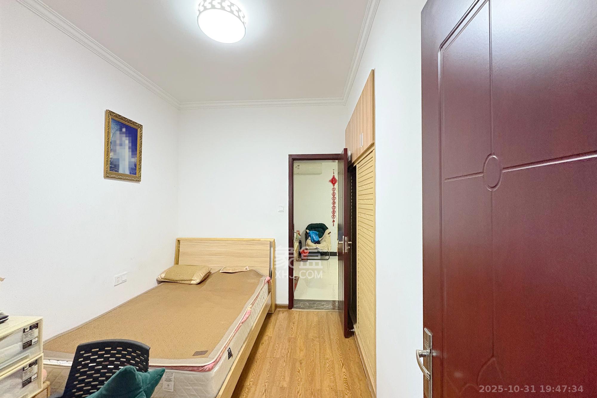 丝茅冲邮电二巷  2室2厅1卫    58.8万 丝茅冲邮电二巷  2室2厅1卫    58.8万卧室