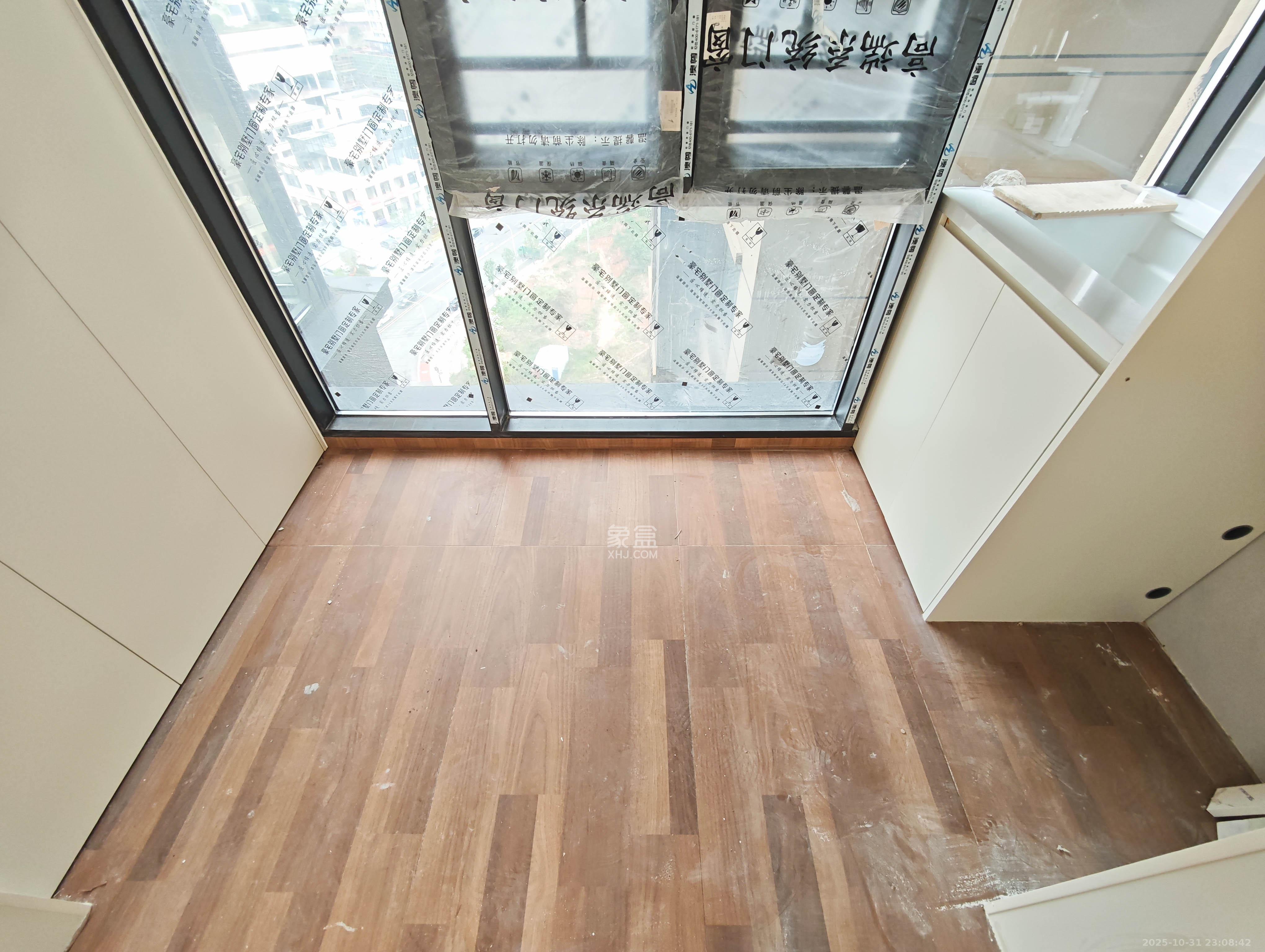 保利城（中航城国际社区、郡原美村）  4室2厅2卫    128.0万阳台