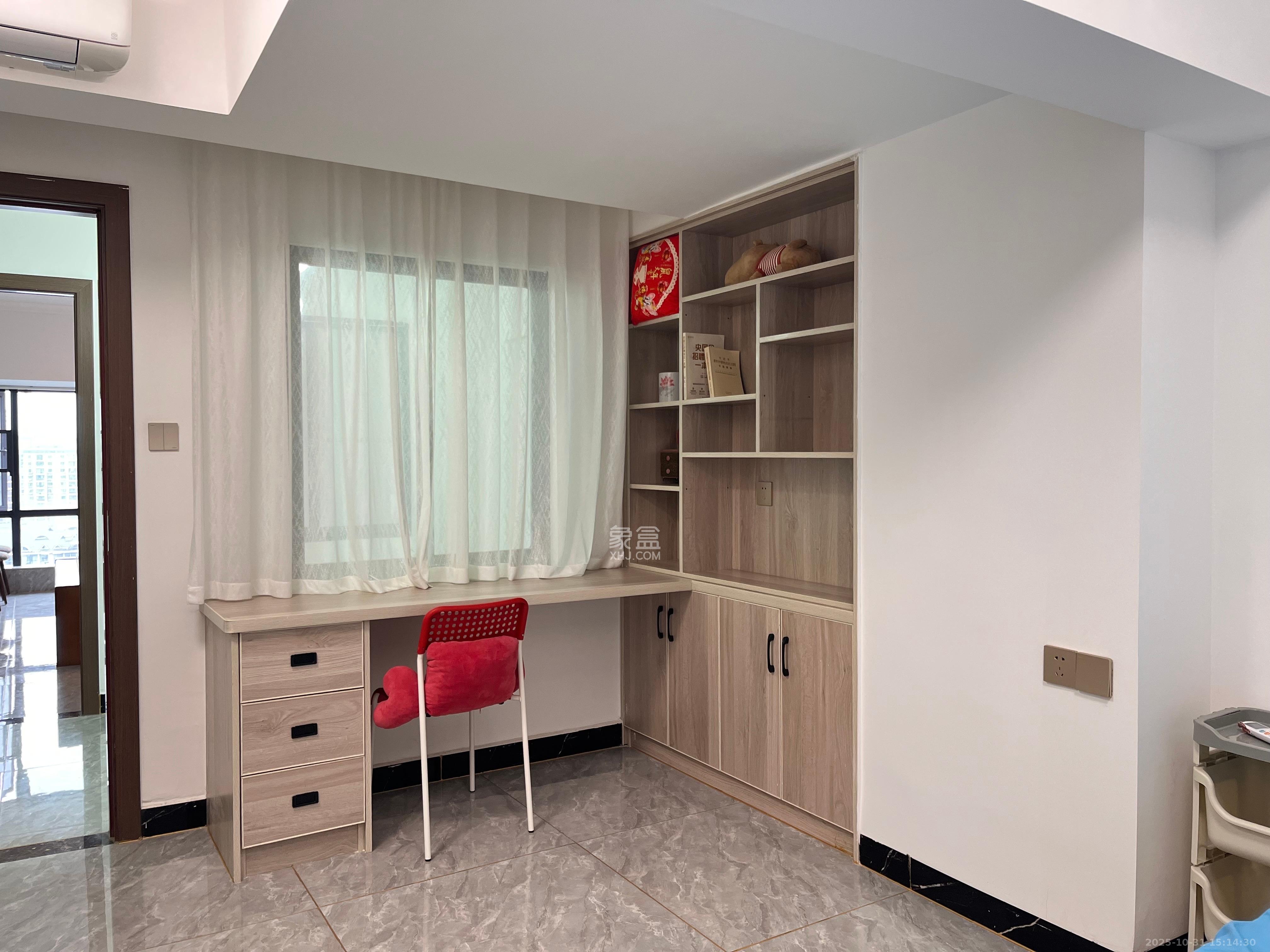 麓江春  2室2厅1卫    2500.0元/月室内图