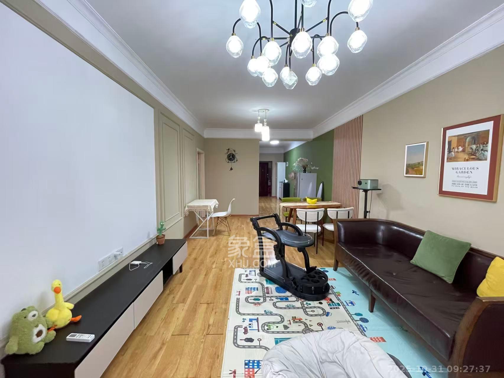 润屋美院  3室2厅1卫    2600.0元/月