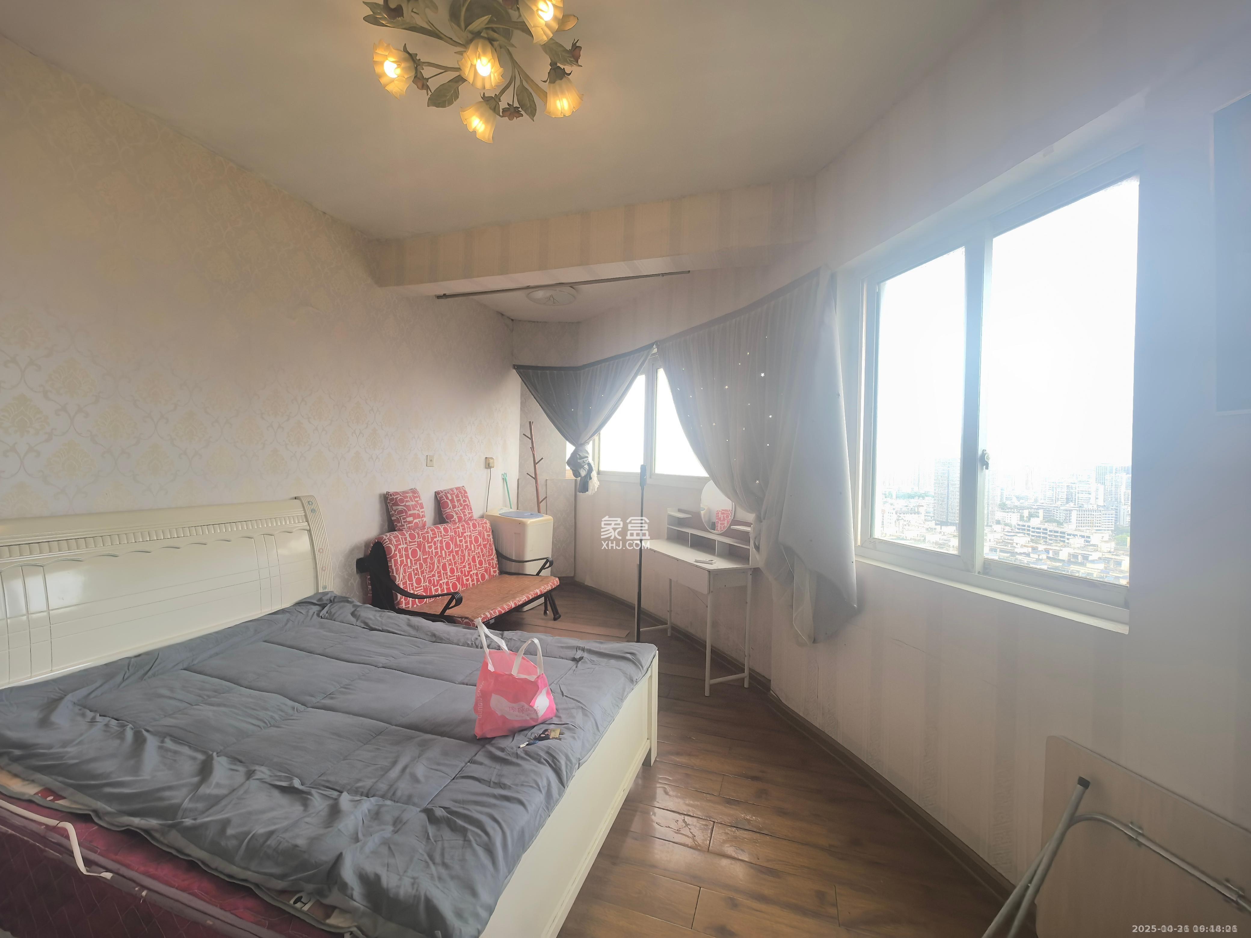 2076至高点  1室1厅1卫    1100.0元/月室内图