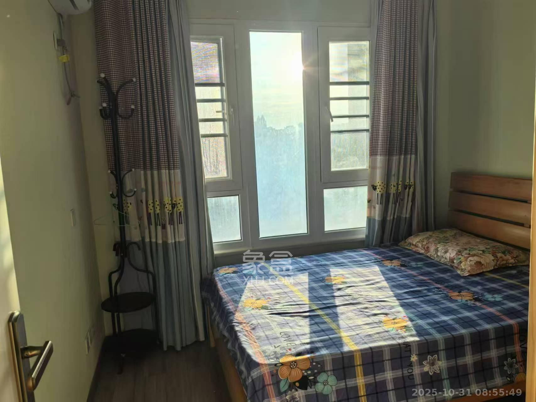 绿地之窗  3室2厅2卫    2800.0元/月室内图